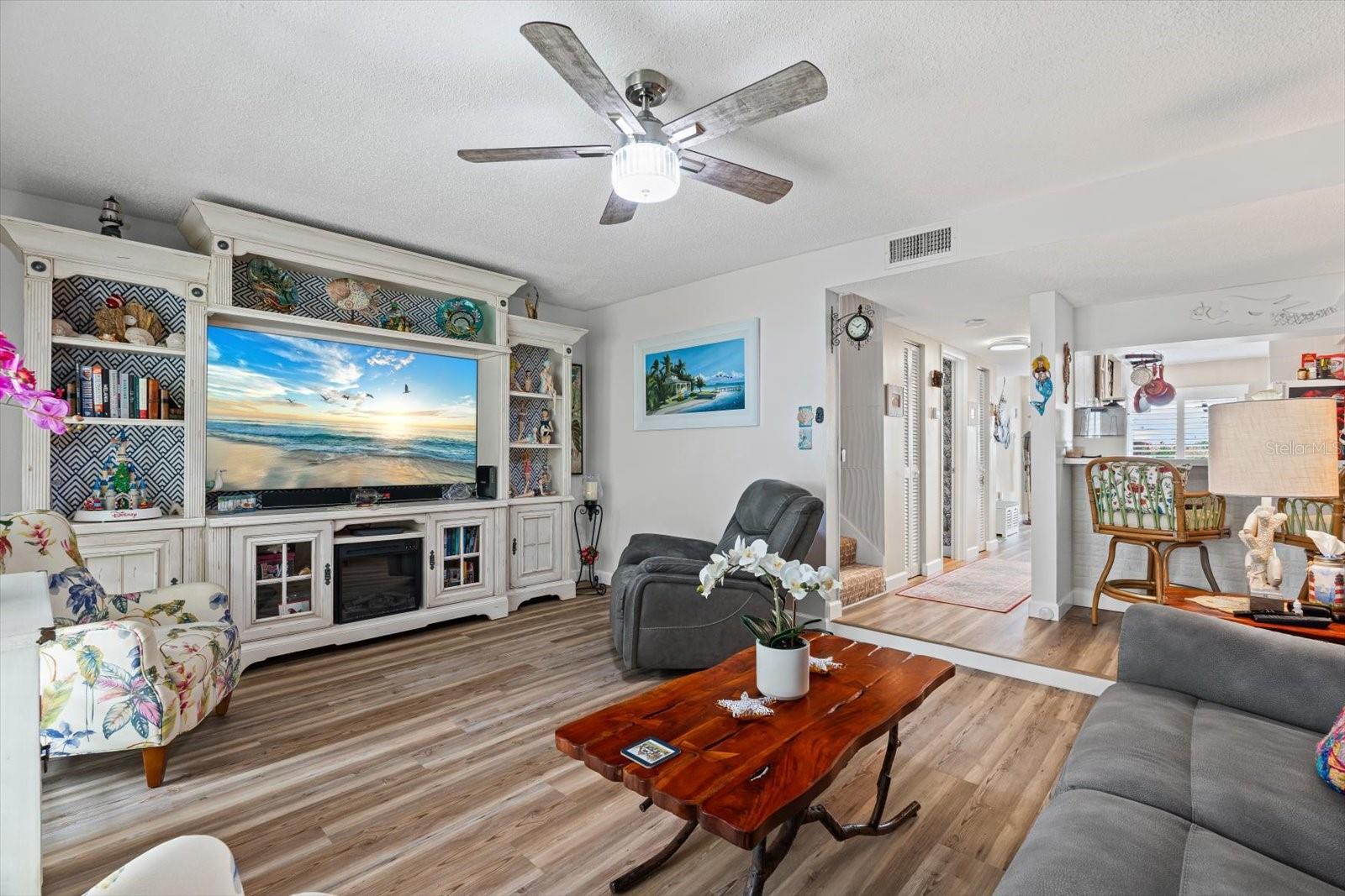 Image 17 of 42 For 6447 Draw Lane 53