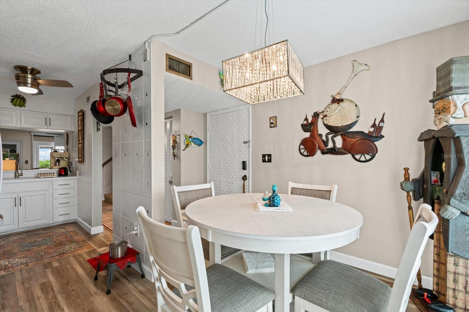 Image 6 of 42 For 6447 Draw Lane 53