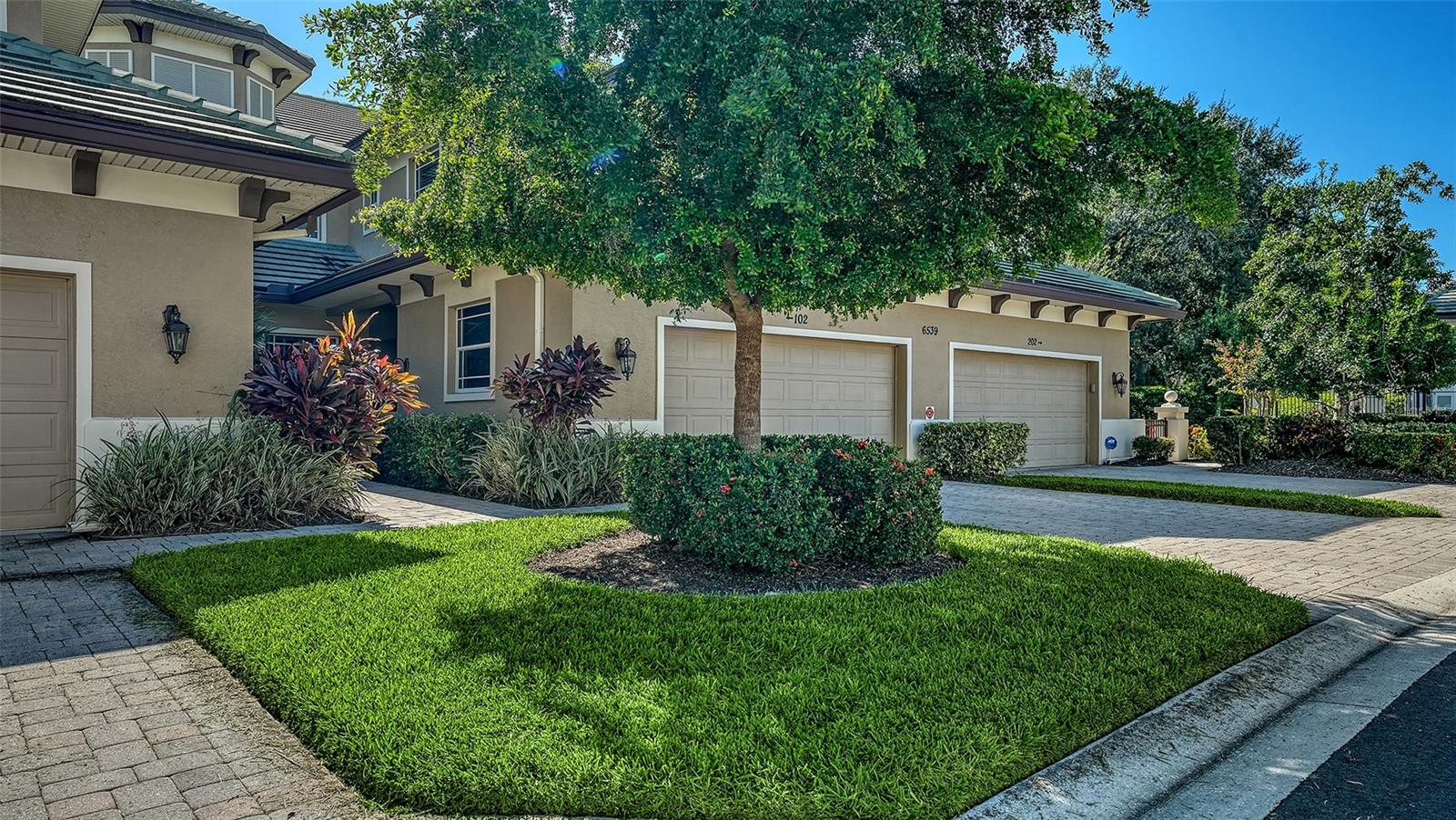 Image 2 of 100 For 6539 Moorings Point Circle 102