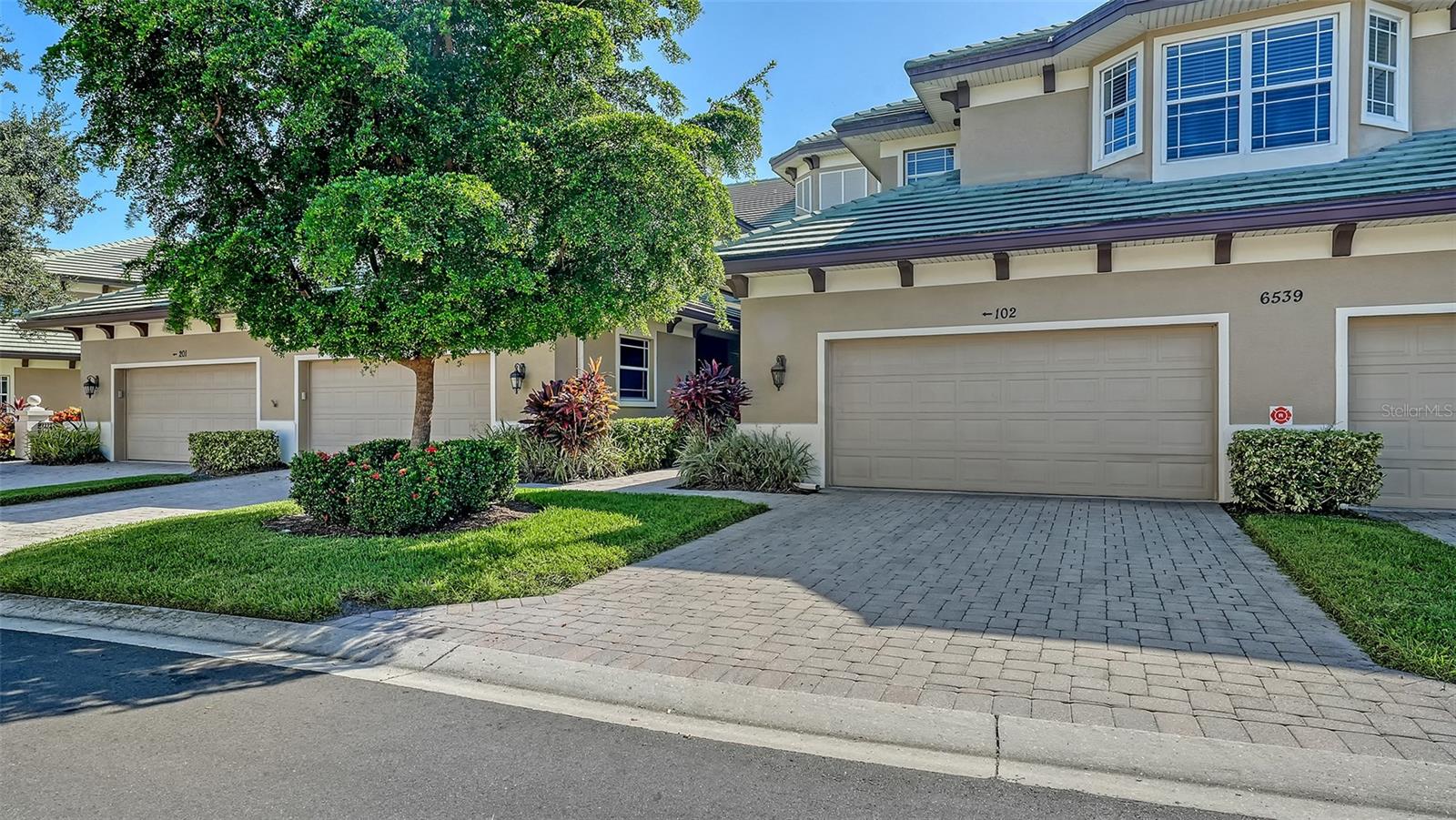 Image 4 of 100 For 6539 Moorings Point Circle 102