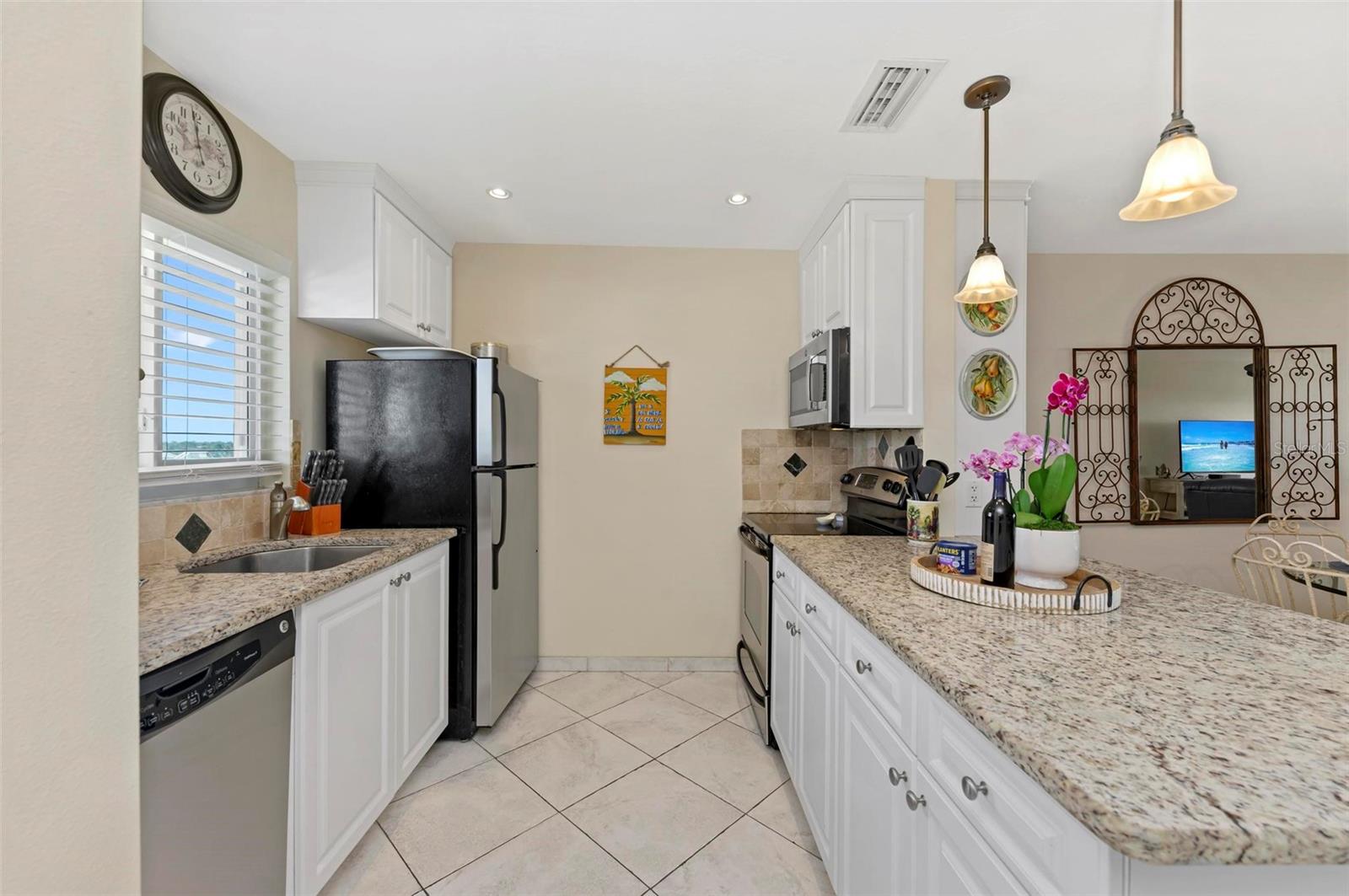 Image 12 of 99 For 797 Beach Road 509