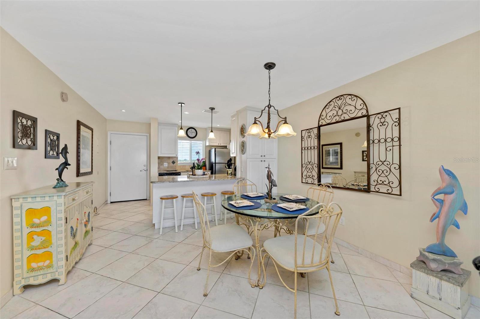 Image 14 of 99 For 797 Beach Road 509