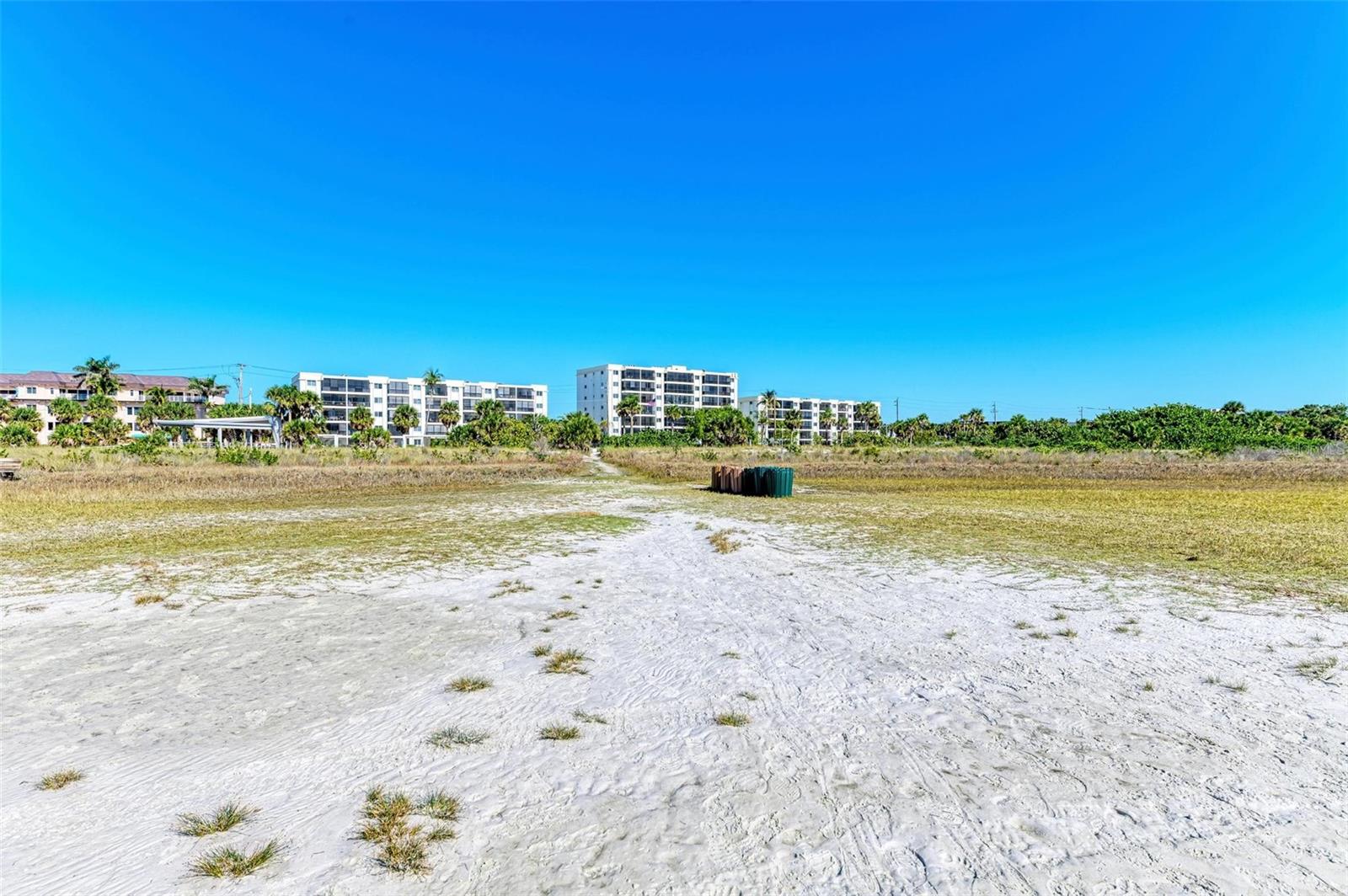 Image 65 of 99 For 797 Beach Road 509