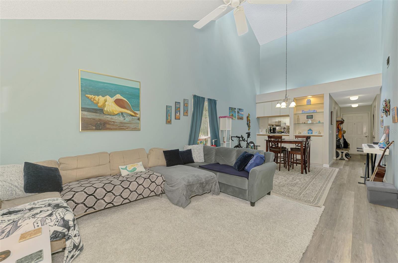 Image 19 of 47 For 255 Fenwick Drive 18