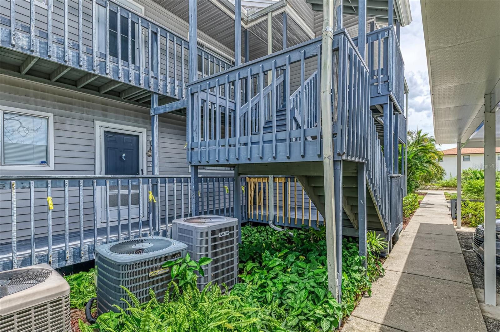 Image 3 of 47 For 255 Fenwick Drive 18