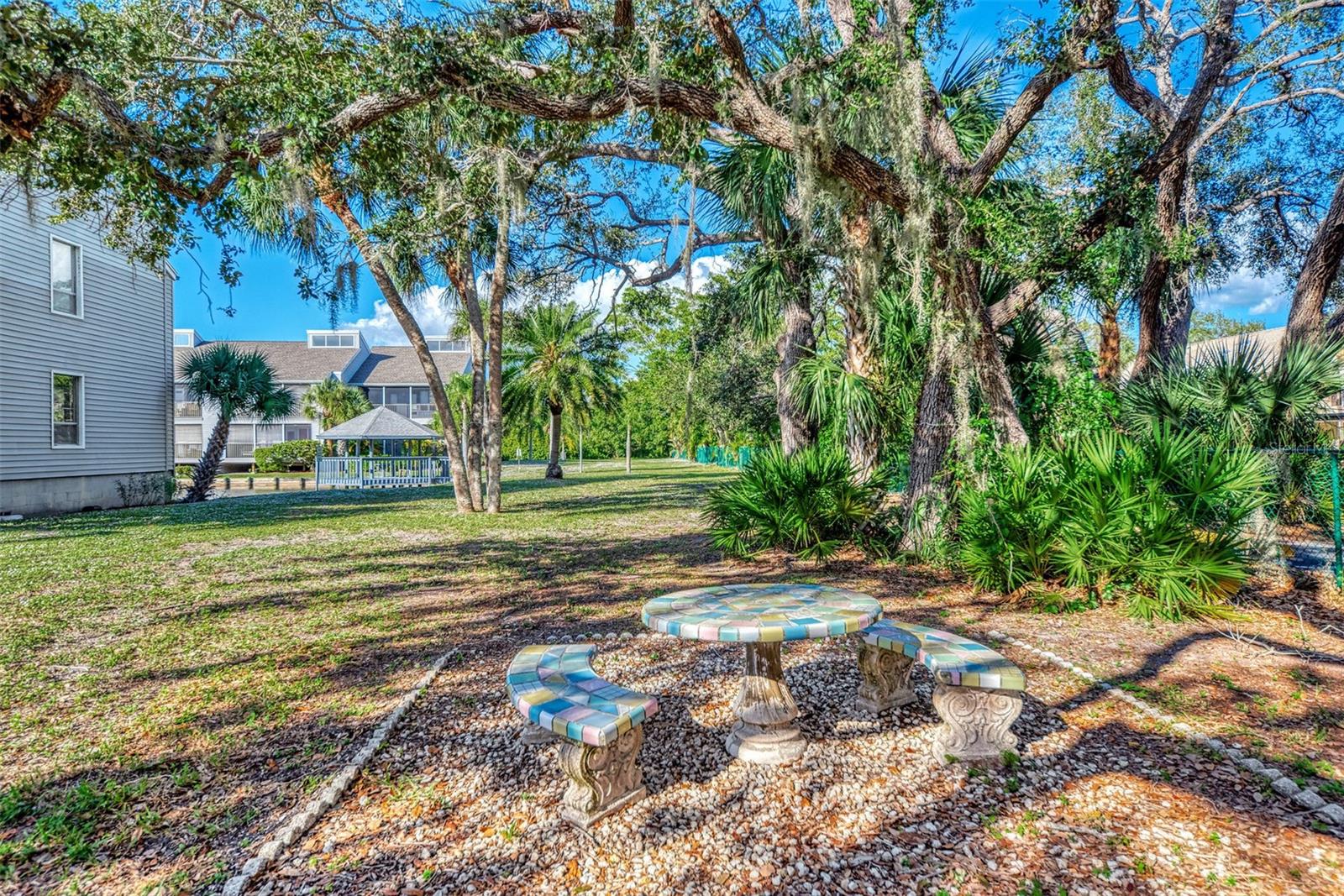 Image 41 of 47 For 255 Fenwick Drive 18