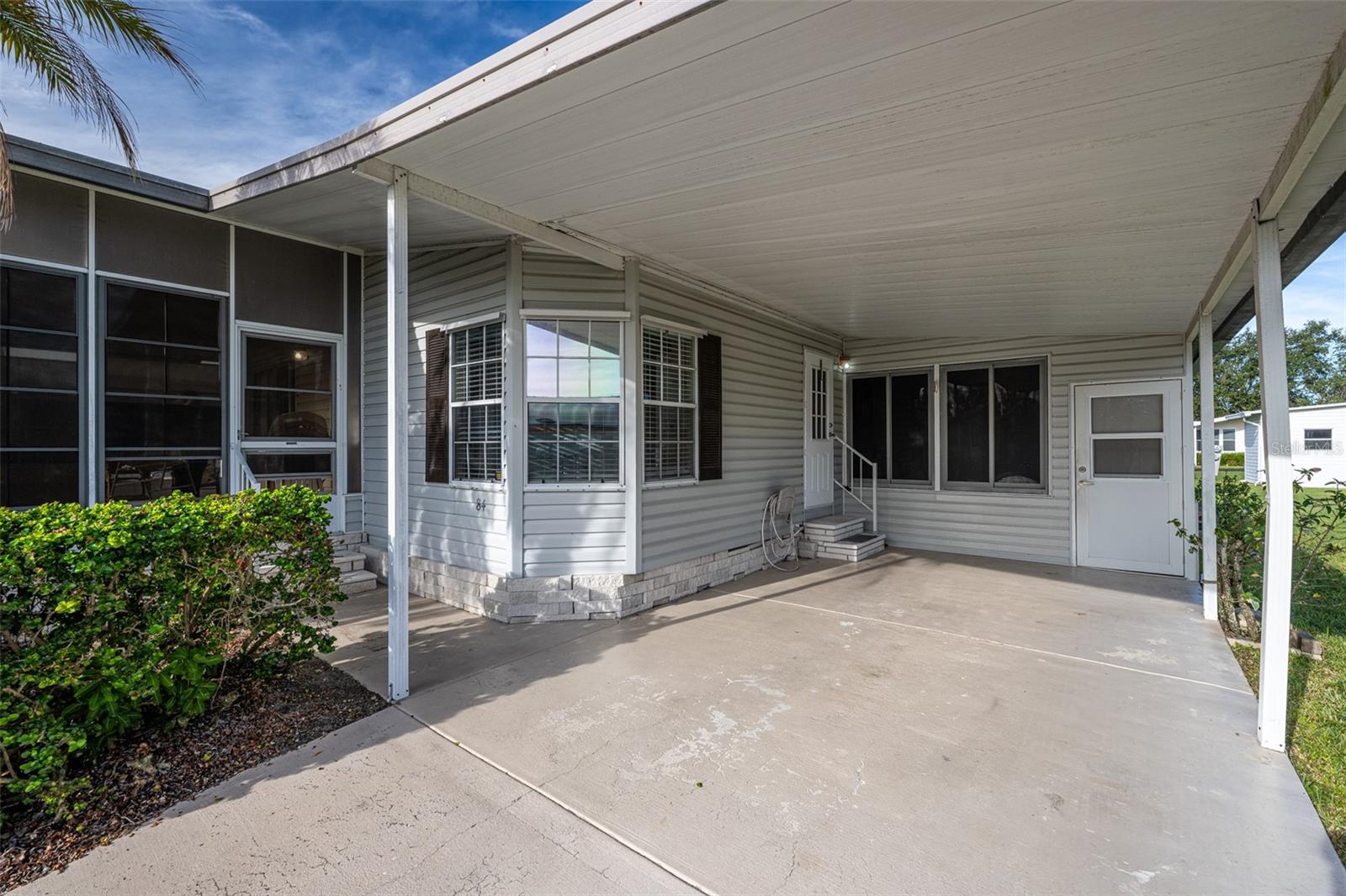 Image 4 of 43 For 5707 45th Street E 84