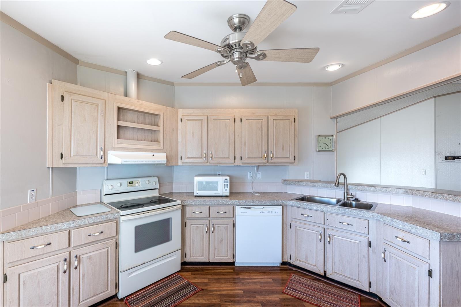 Image 5 of 43 For 5707 45th Street E 84