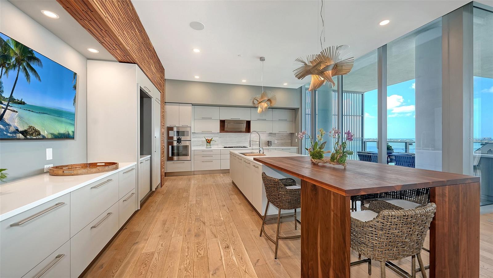 Image 11 of 42 For 605 Gulfstream Avenue 12