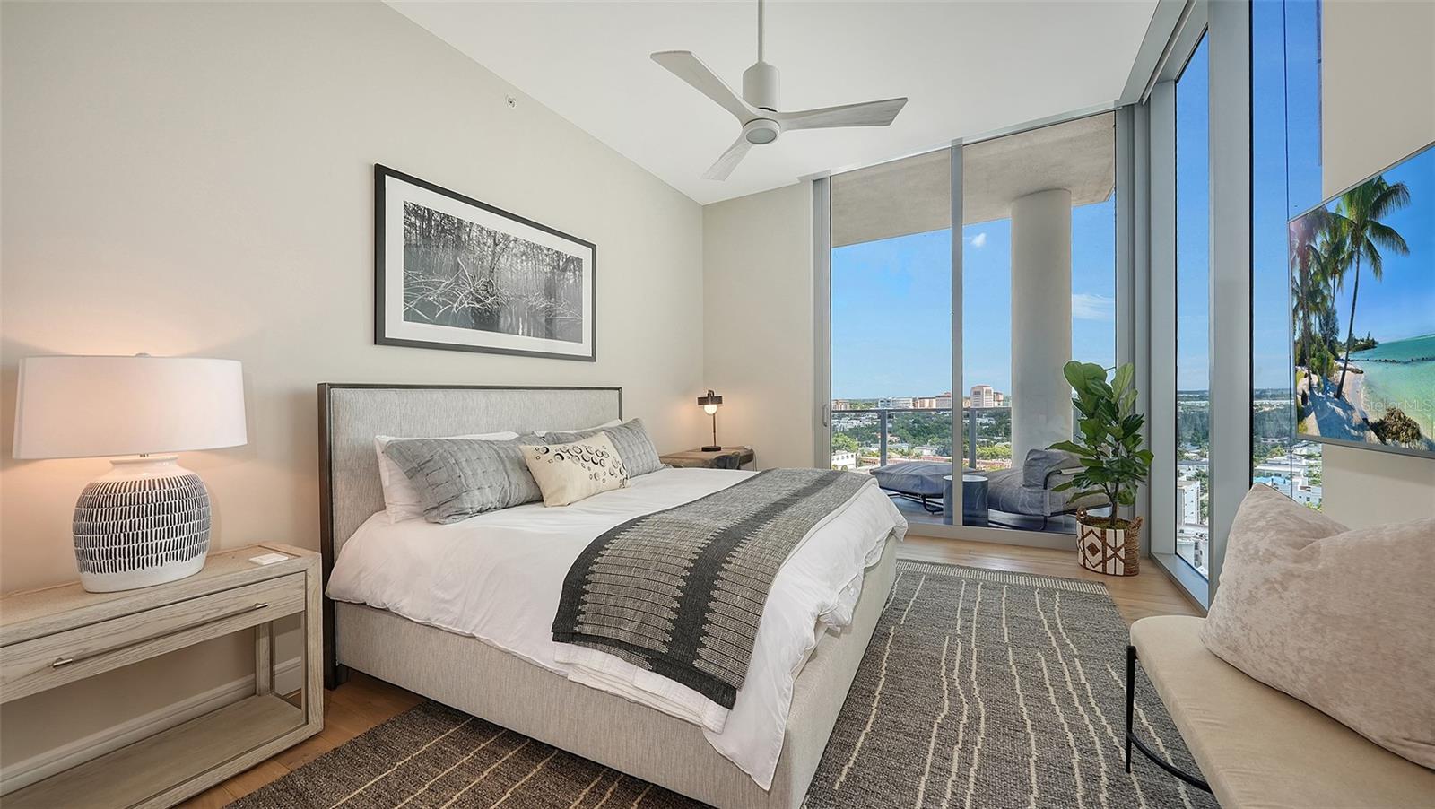 Image 33 of 42 For 605 Gulfstream Avenue 12