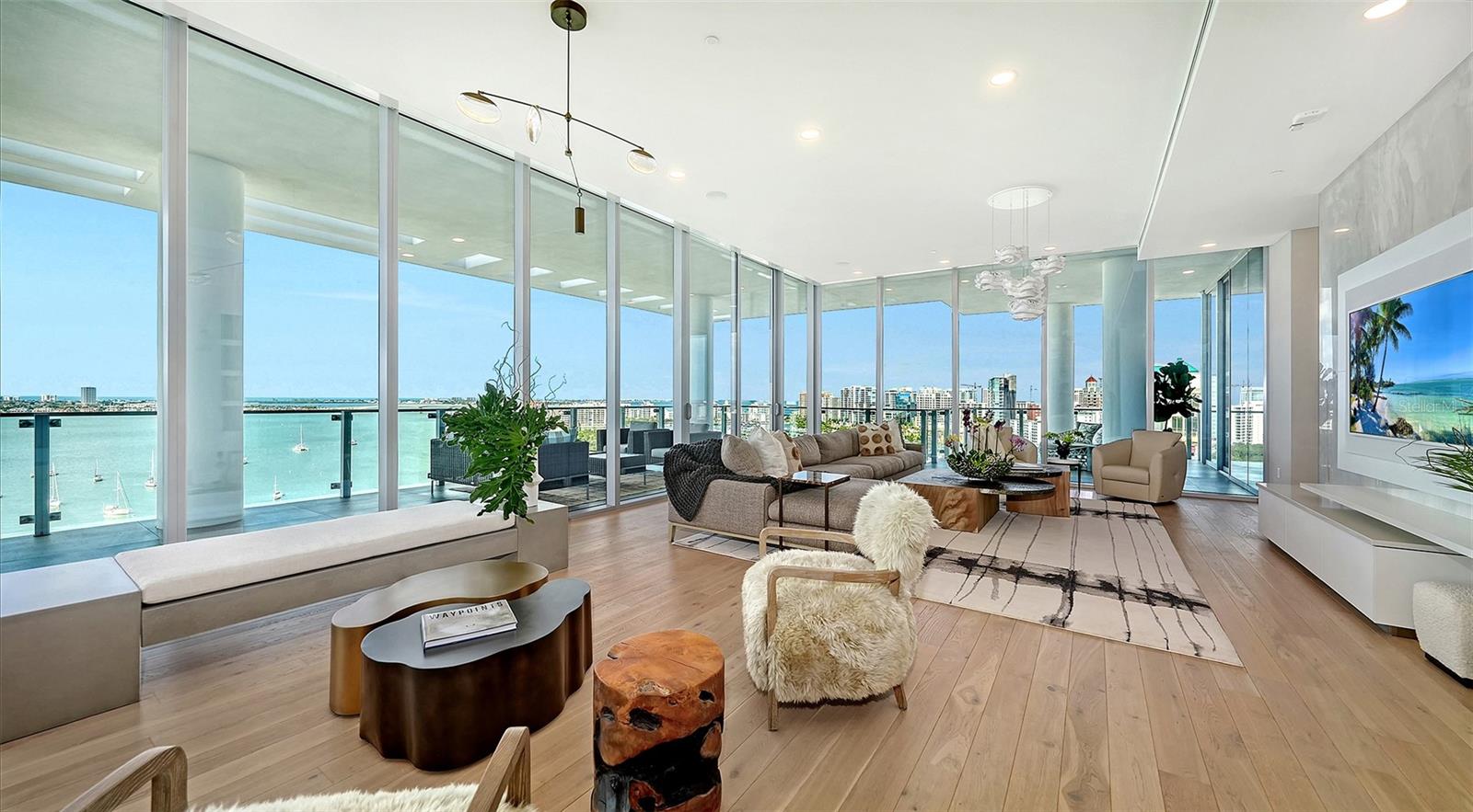 Image 5 of 42 For 605 Gulfstream Avenue 12