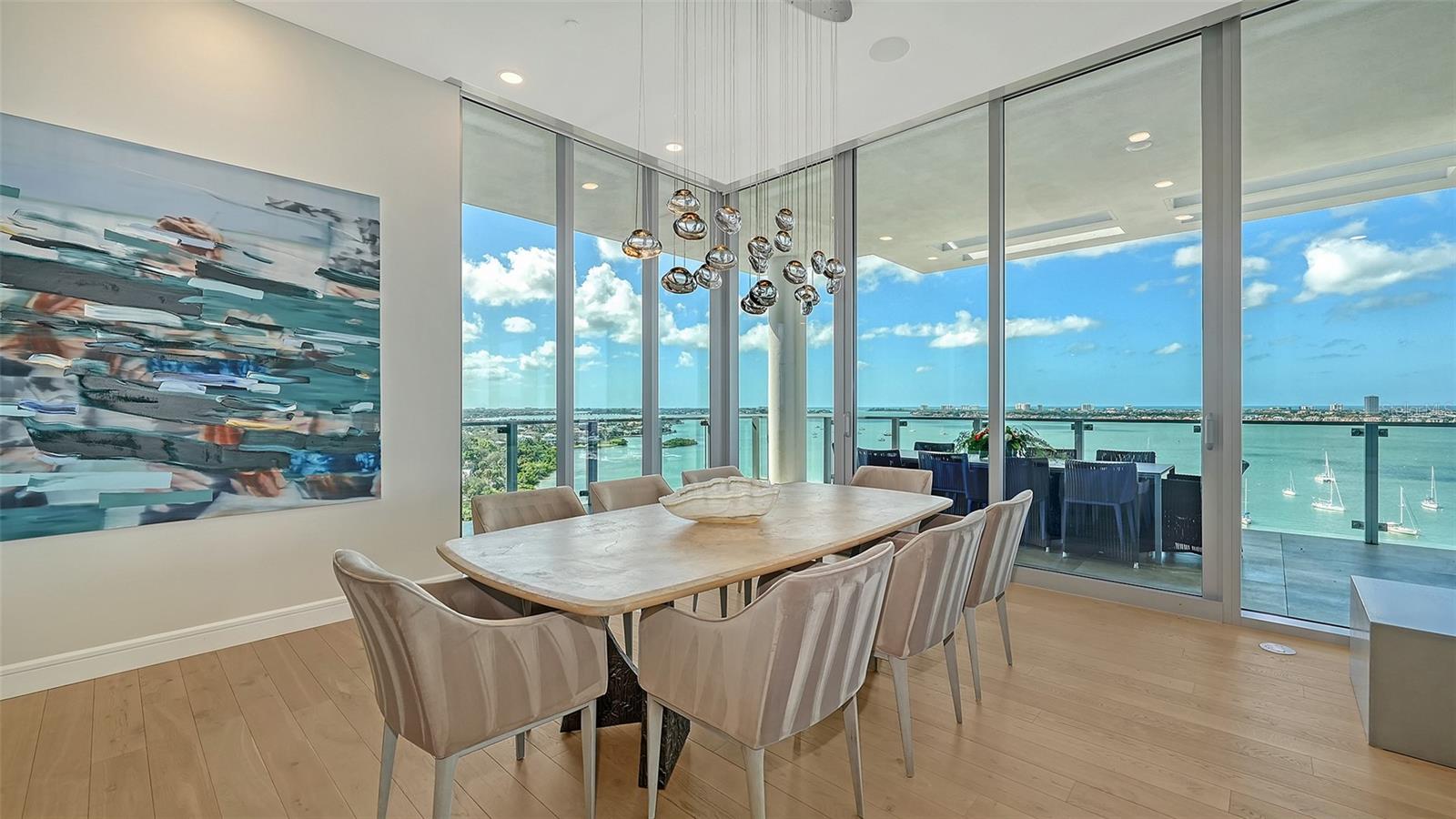 Image 6 of 42 For 605 Gulfstream Avenue 12