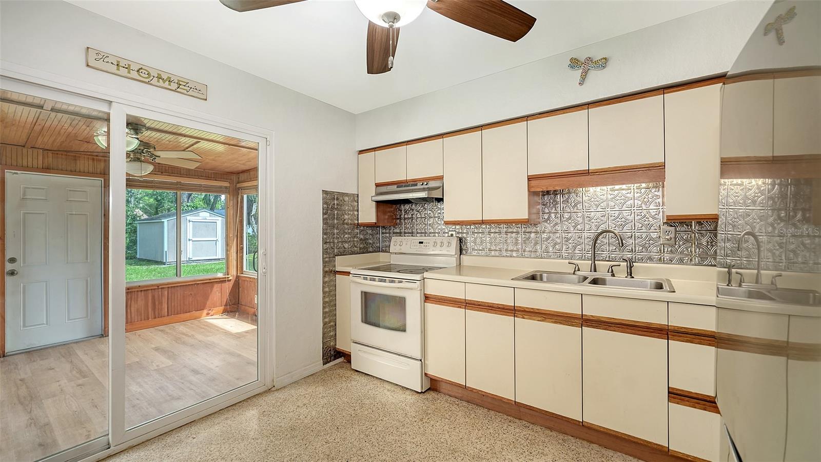 Image 12 of 34 For 2127 Vinson Avenue