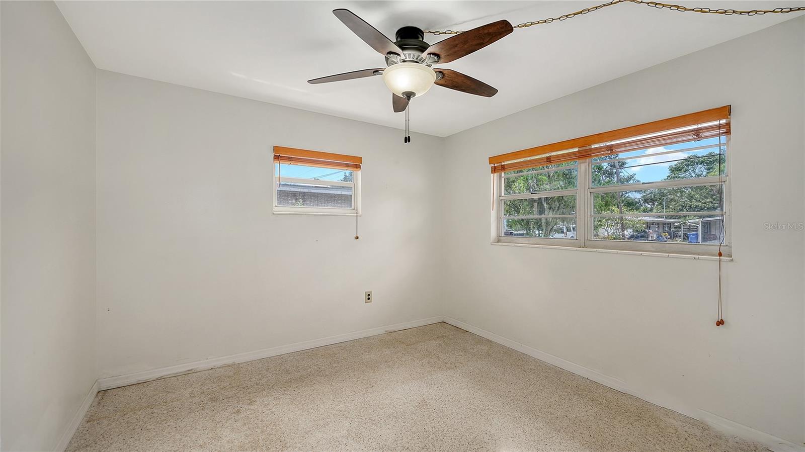 Image 17 of 34 For 2127 Vinson Avenue