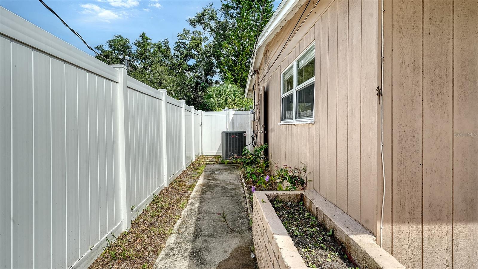 Image 4 of 34 For 2127 Vinson Avenue
