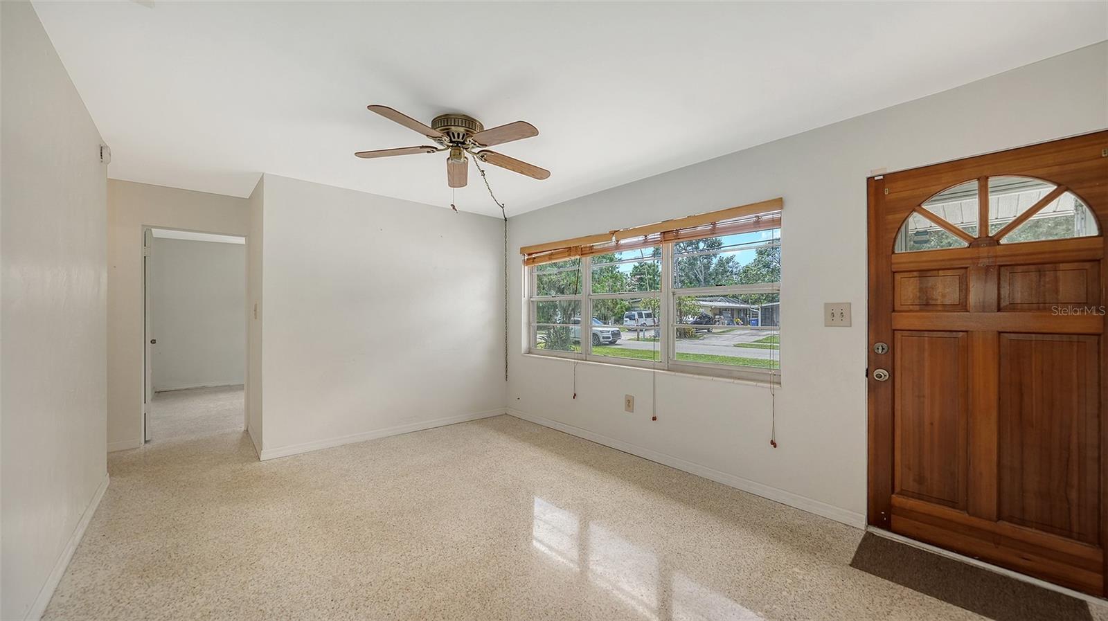 Image 6 of 34 For 2127 Vinson Avenue