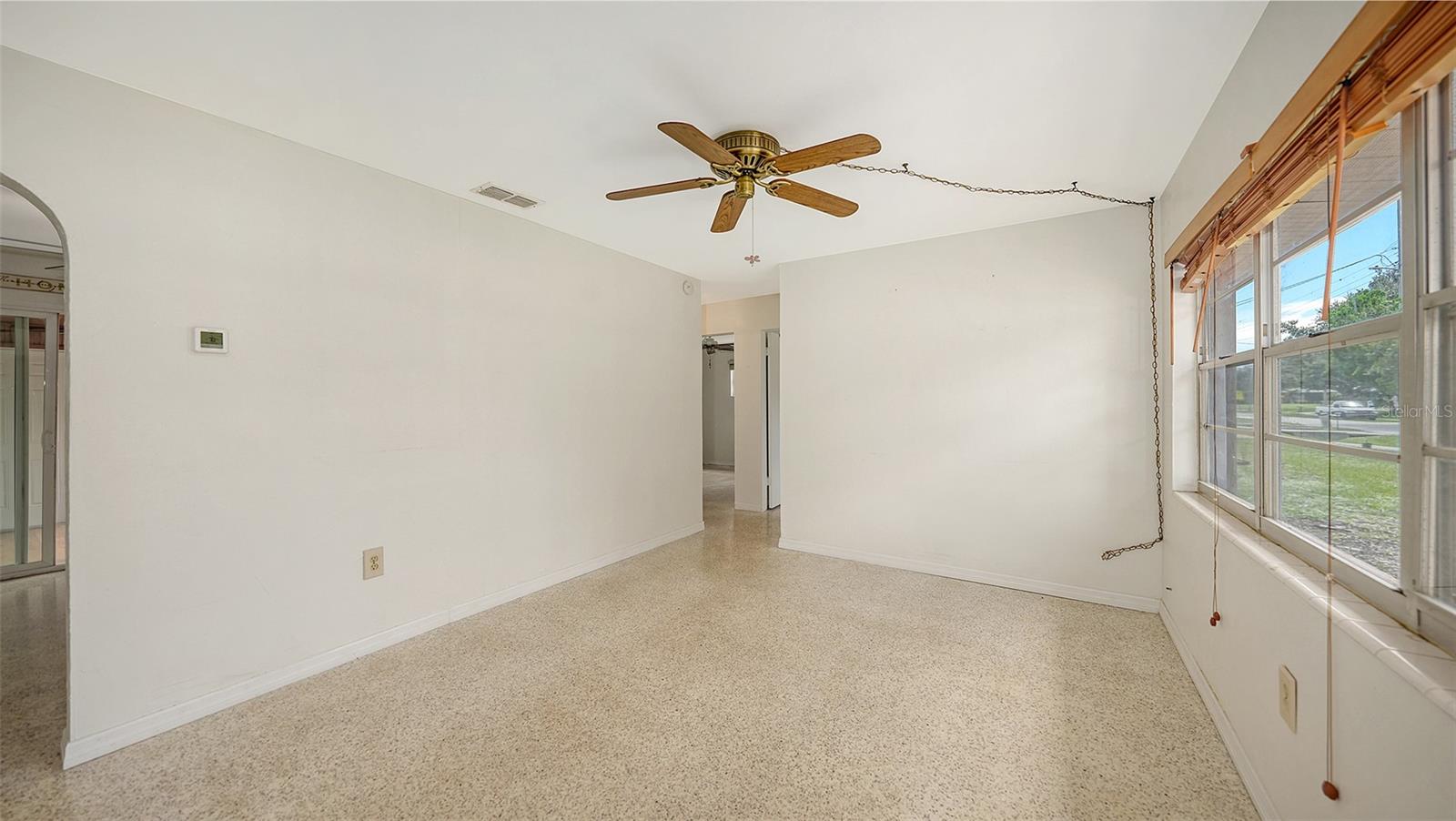 Image 7 of 34 For 2127 Vinson Avenue
