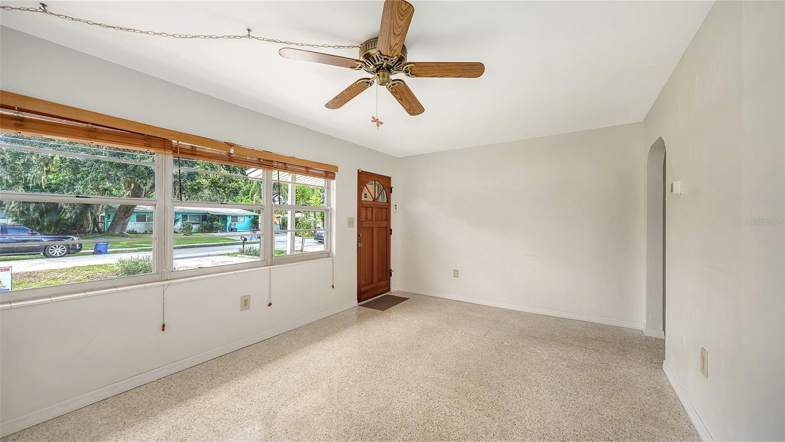 Image 9 of 34 For 2127 Vinson Avenue