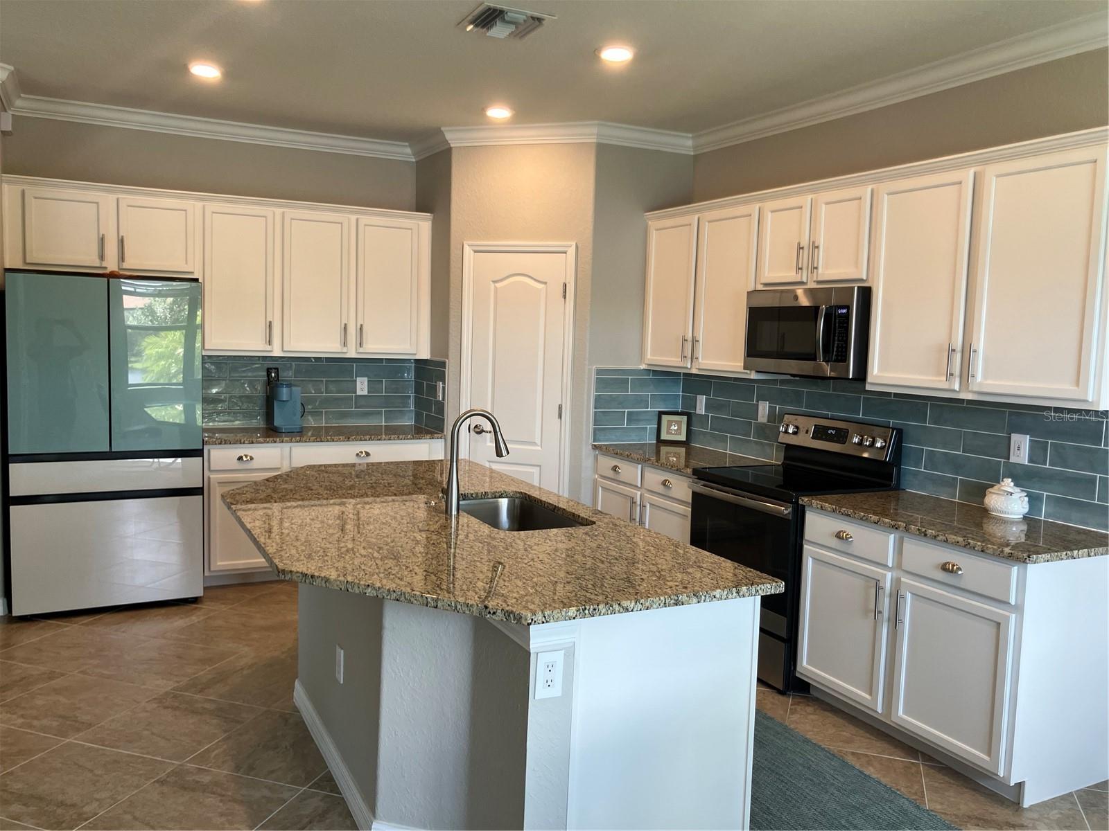 Image 5 of 10 For 10093 Cozy Grove Drive