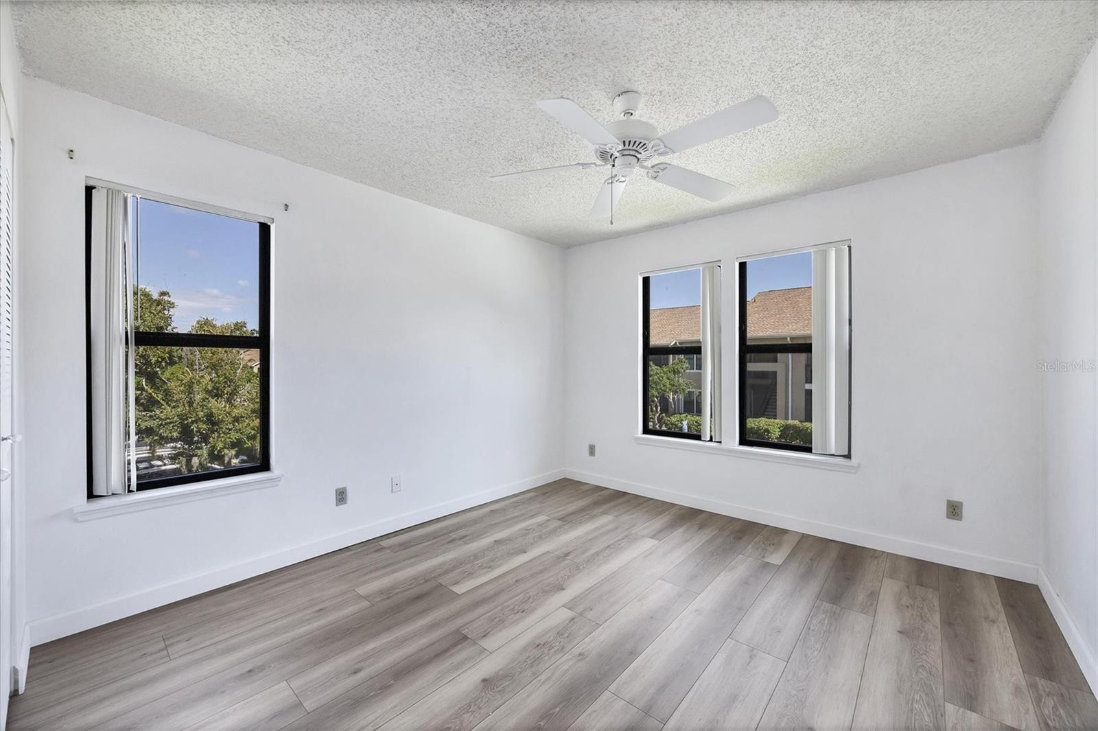 Image 10 of 26 For 4001 Crockers Lake Boulevard 27