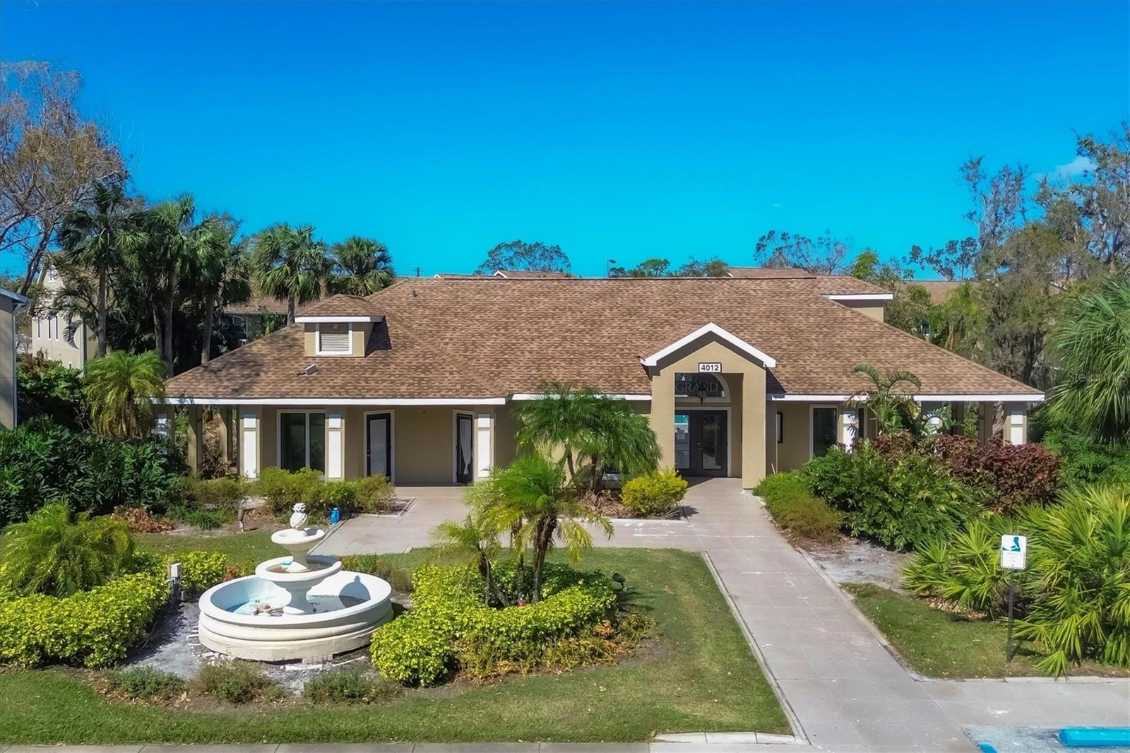 Image 18 of 26 For 4001 Crockers Lake Boulevard 27