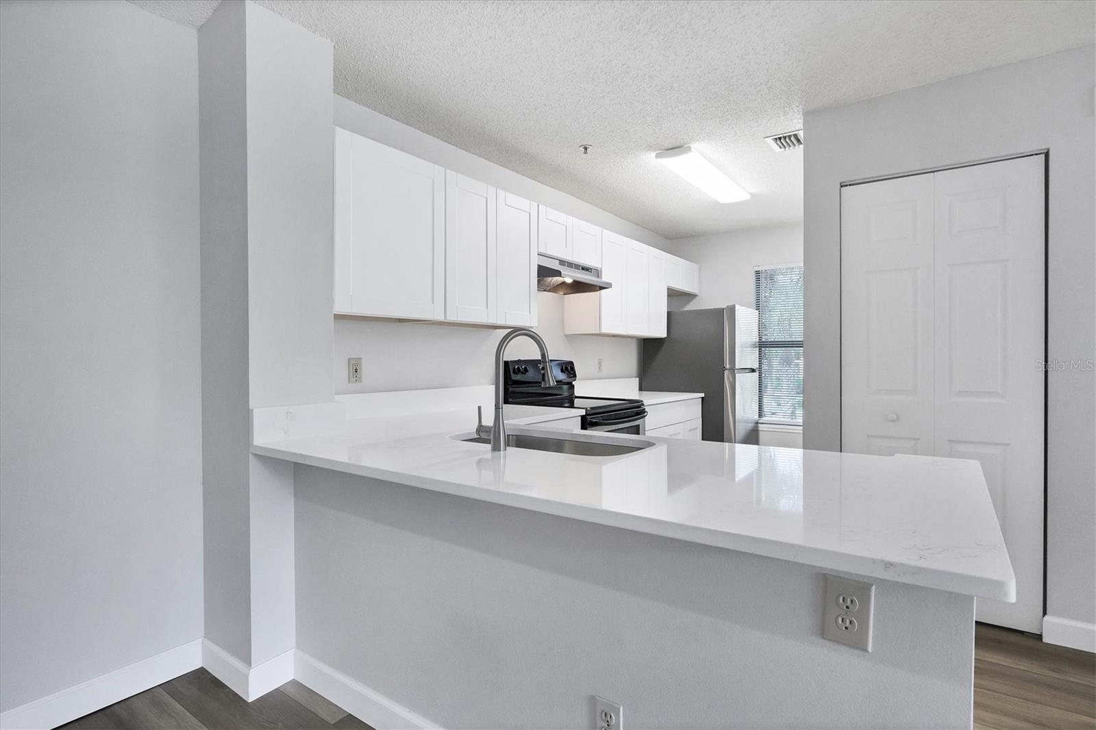 Image 5 of 26 For 4001 Crockers Lake Boulevard 27