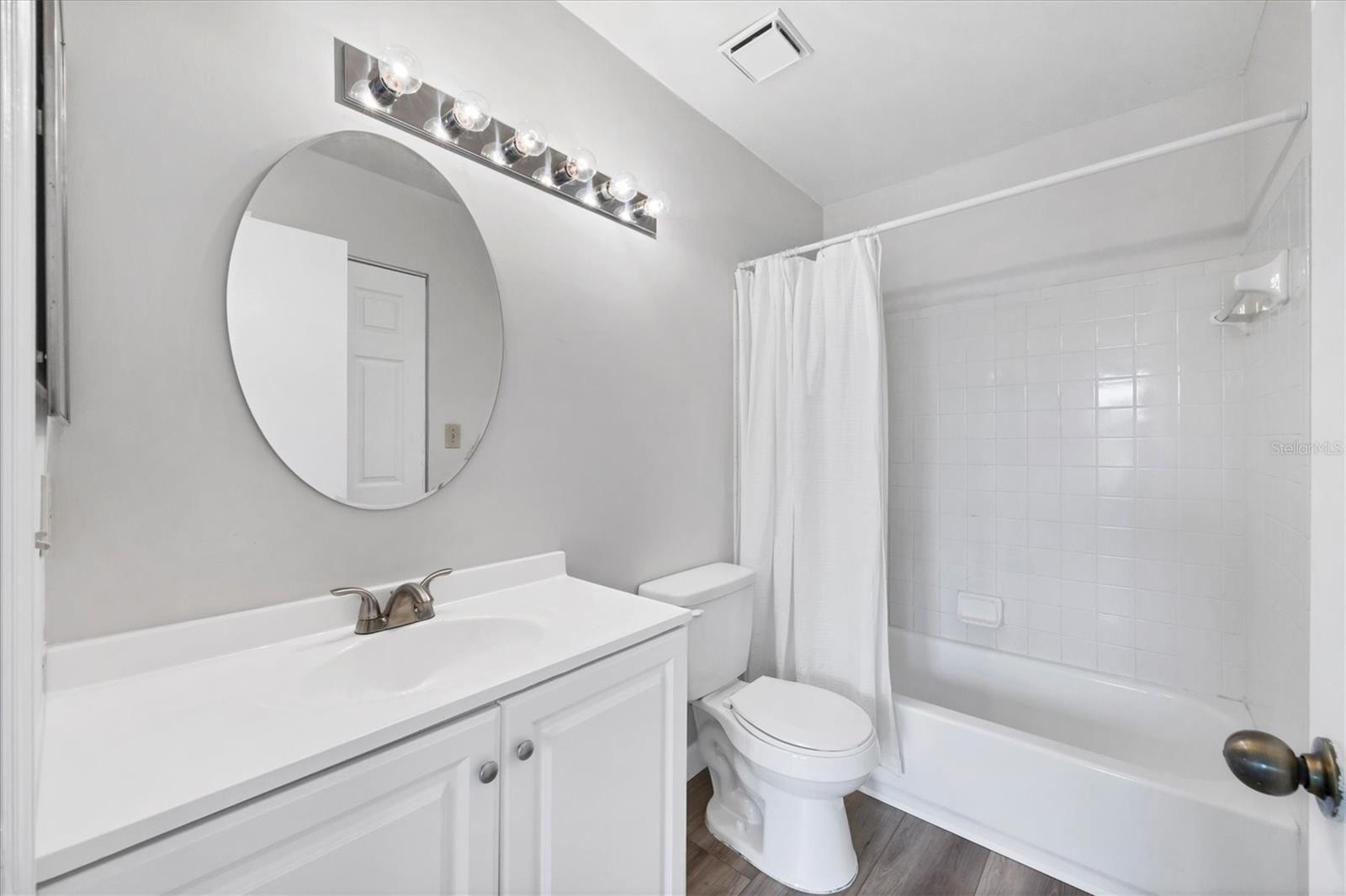 Image 9 of 26 For 4001 Crockers Lake Boulevard 27