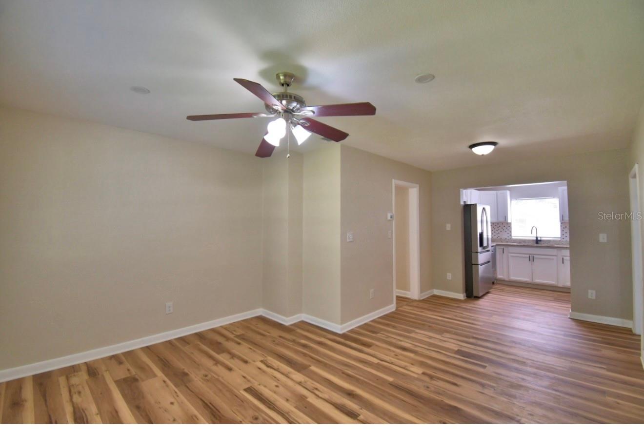 Image 10 of 22 For 930 Lakeview Avenue