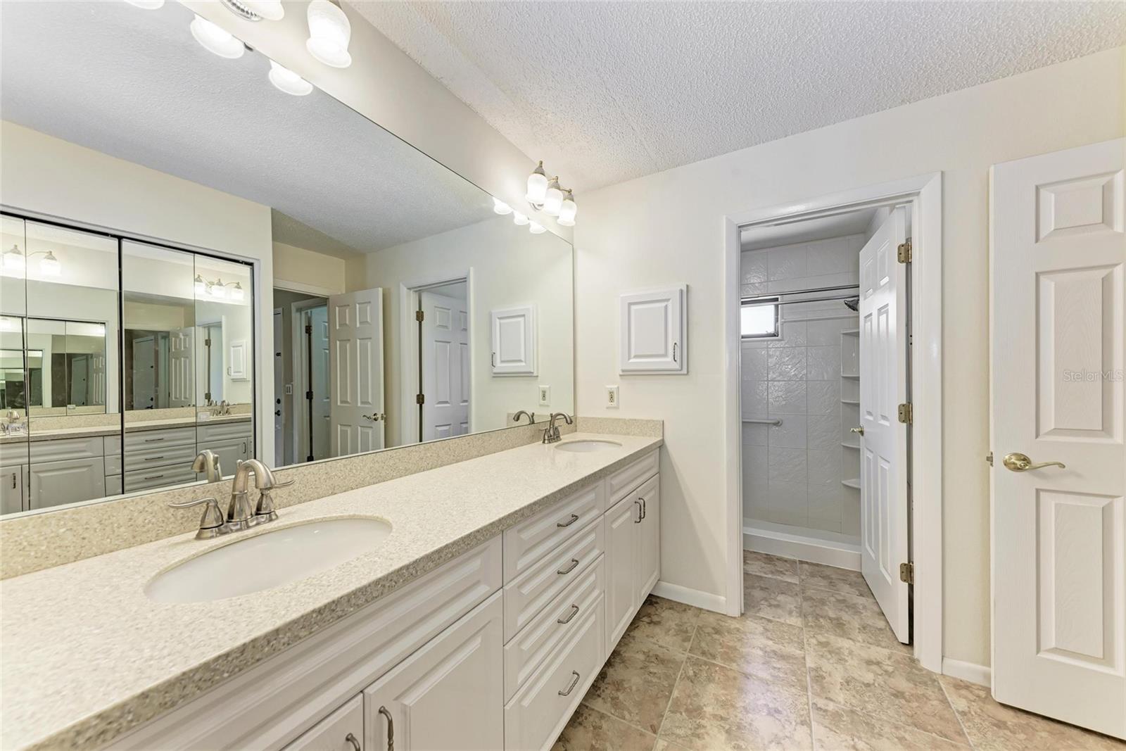 Image 25 of 46 For 5362 Huntingwood Court 16