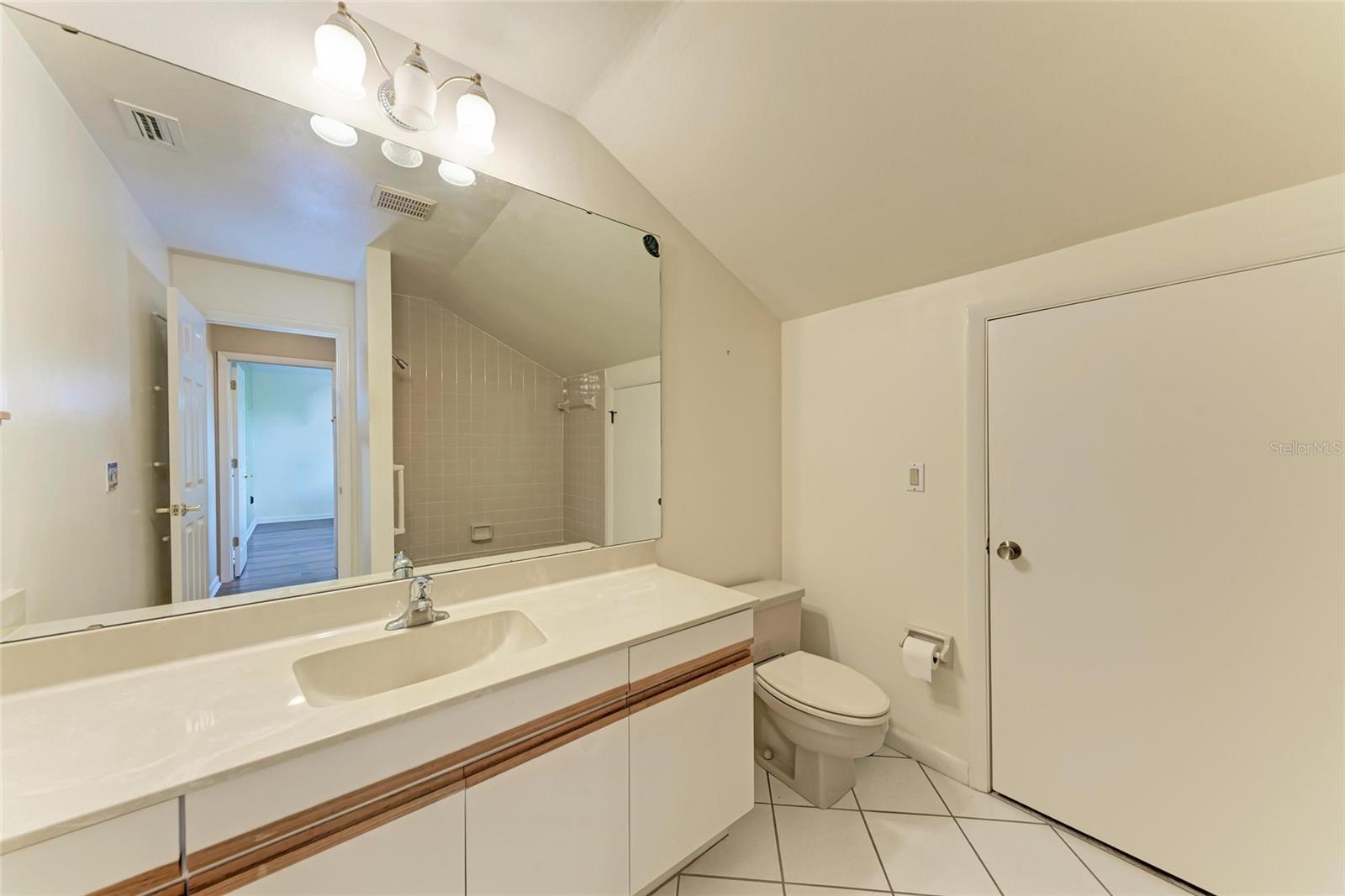 Image 33 of 46 For 5362 Huntingwood Court 16