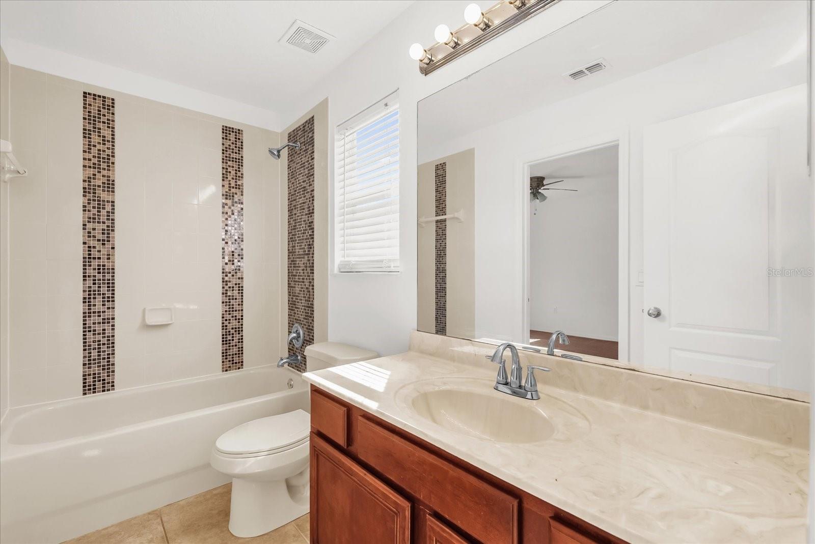 Image 16 of 36 For 5525 Oakworth Place