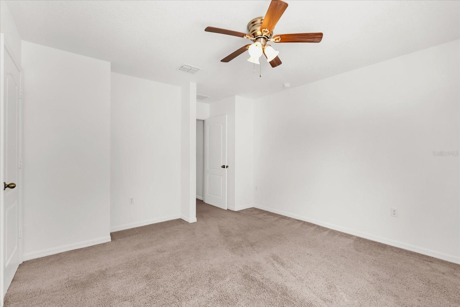 Image 18 of 36 For 5525 Oakworth Place