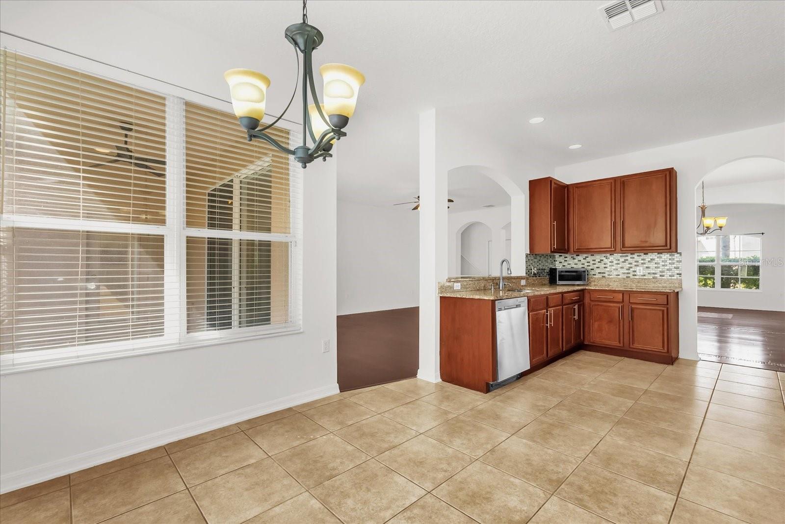 Image 7 of 36 For 5525 Oakworth Place