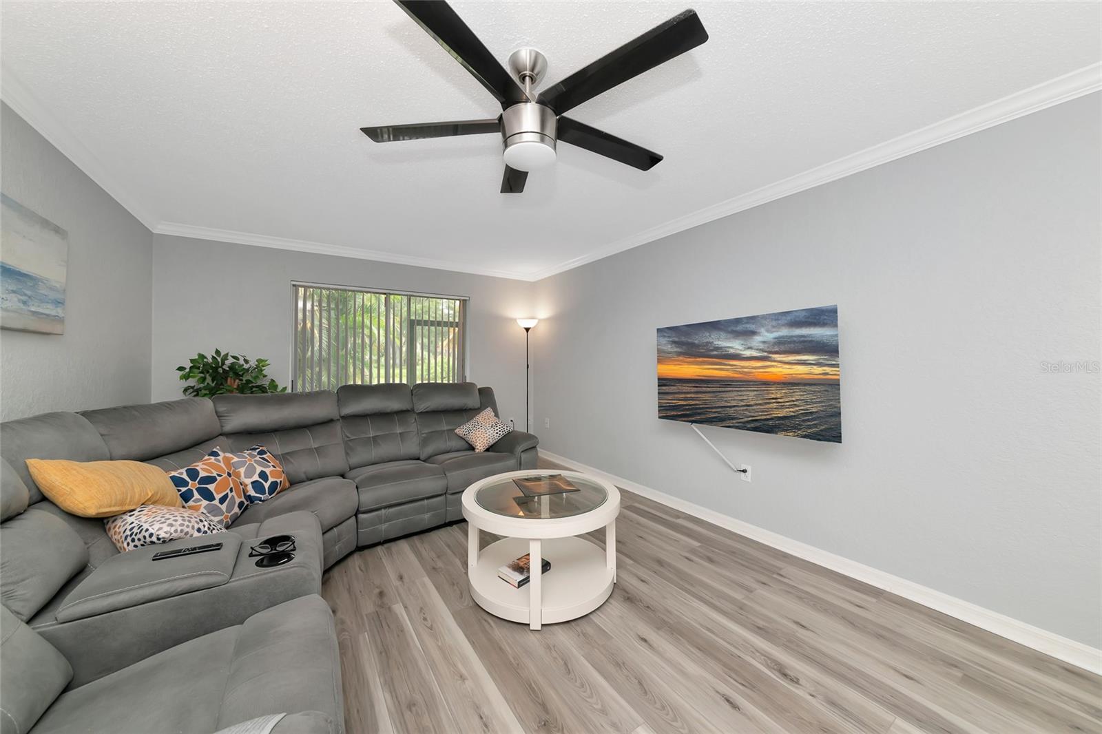Image 18 of 39 For 966 La Costa Circle 5