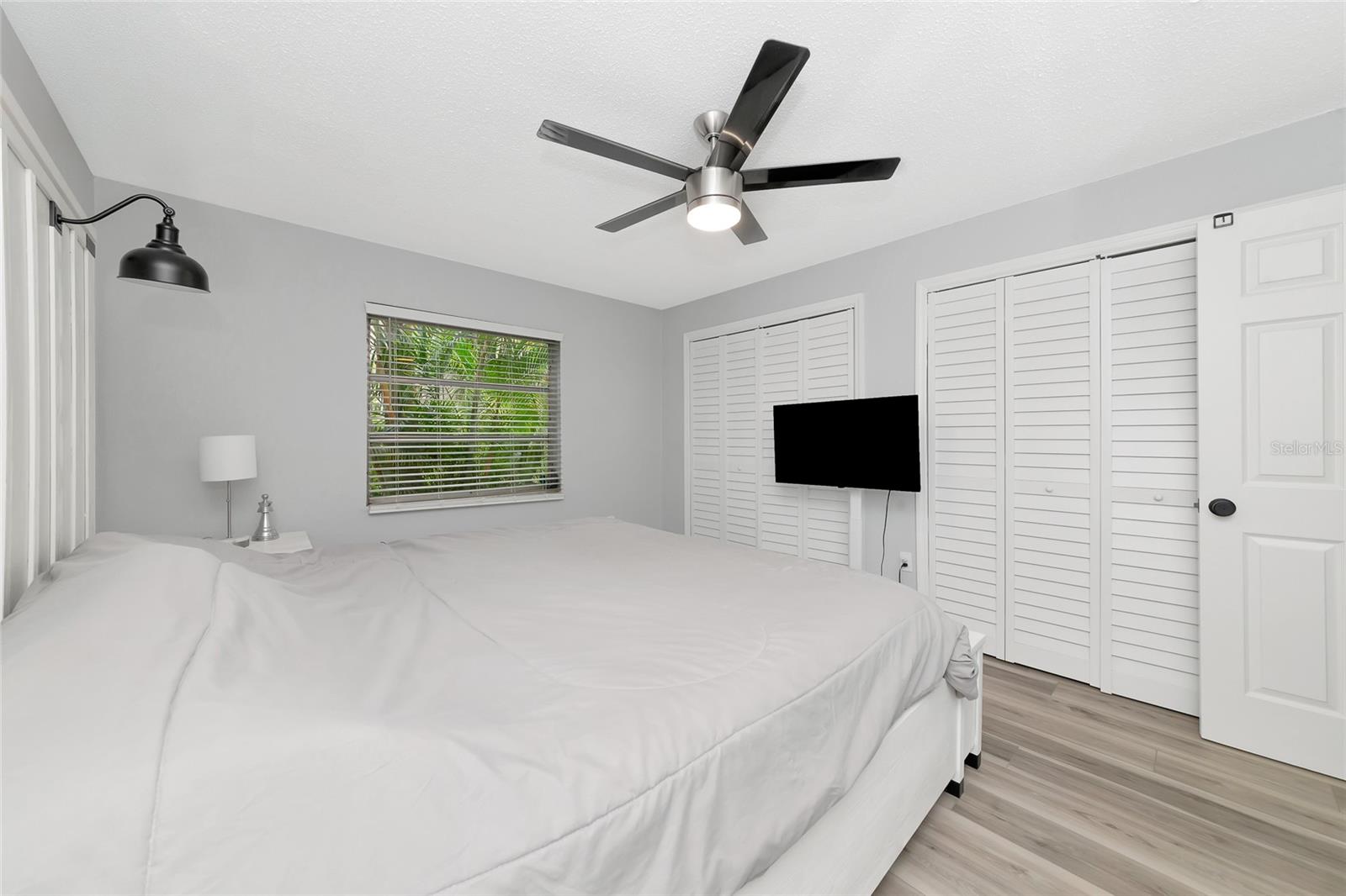 Image 21 of 39 For 966 La Costa Circle 5