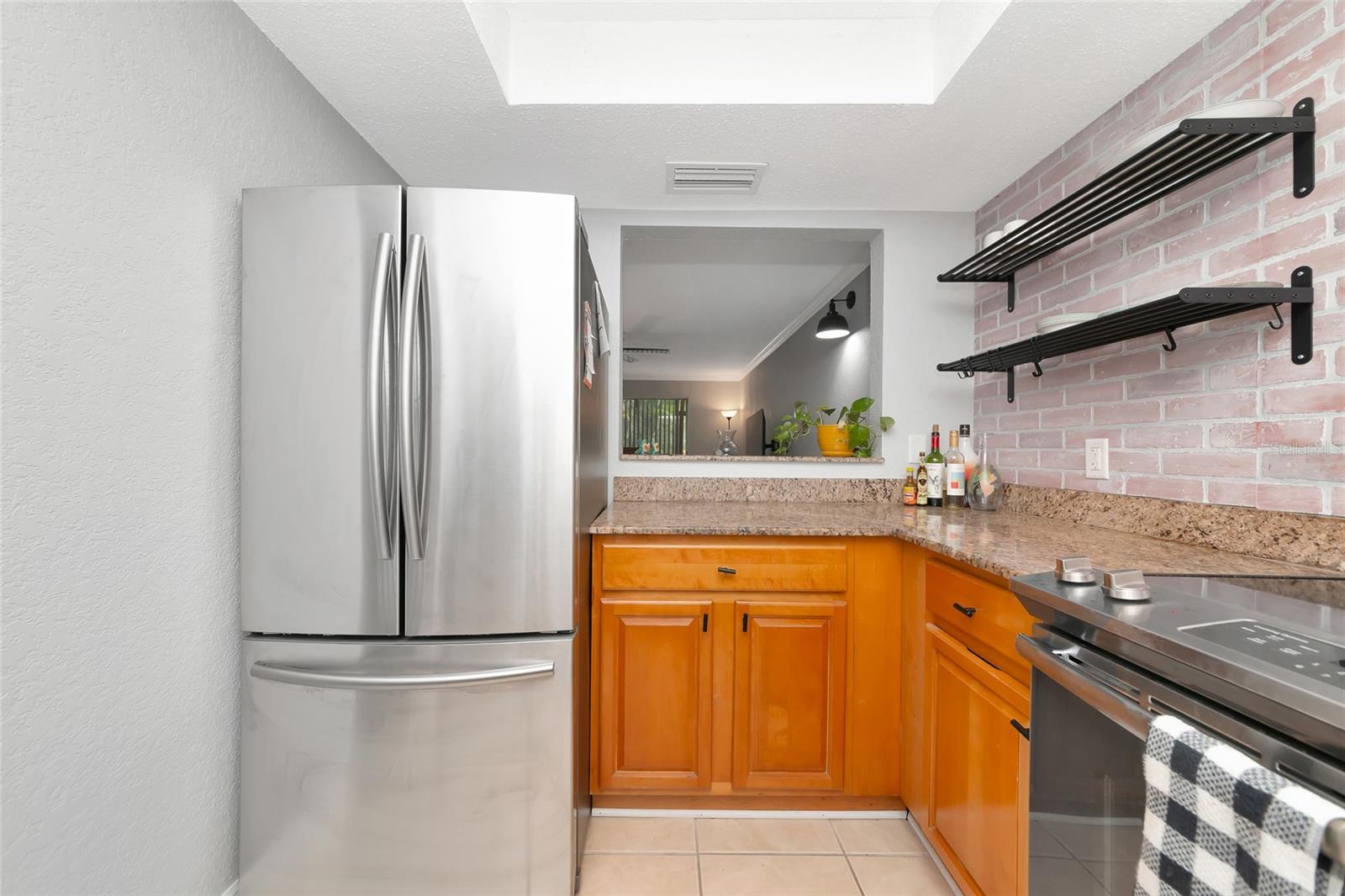 Image 7 of 39 For 966 La Costa Circle 5