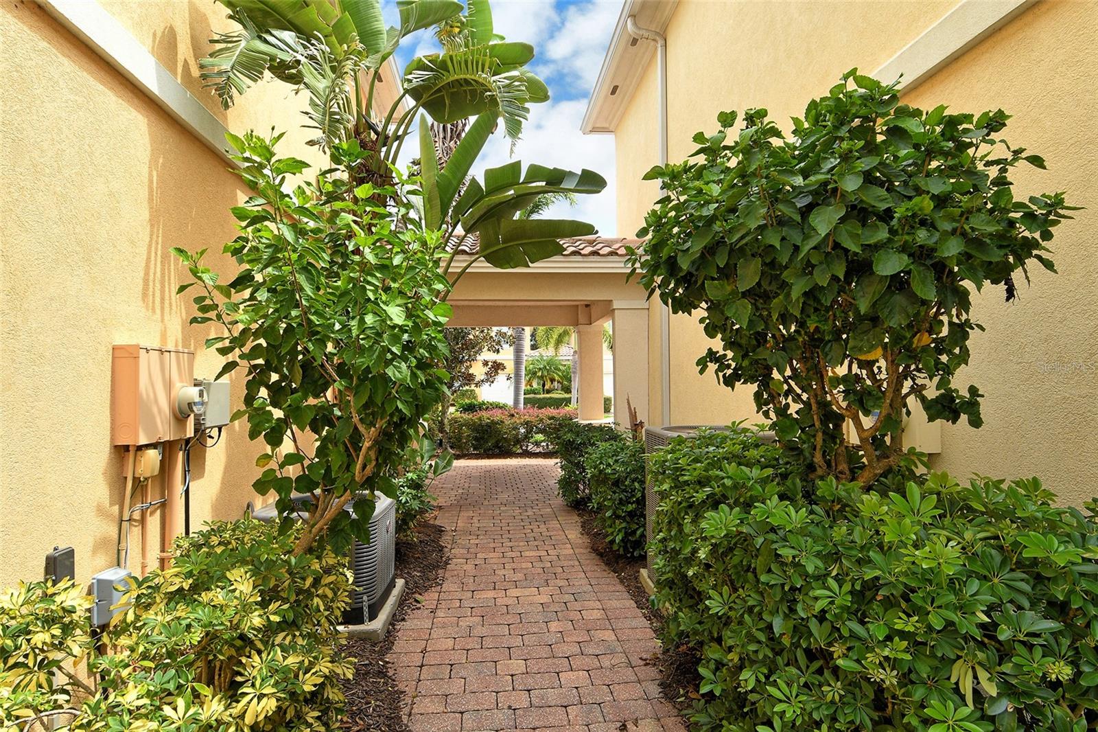 Image 3 of 49 For 1400 Burgos Drive
