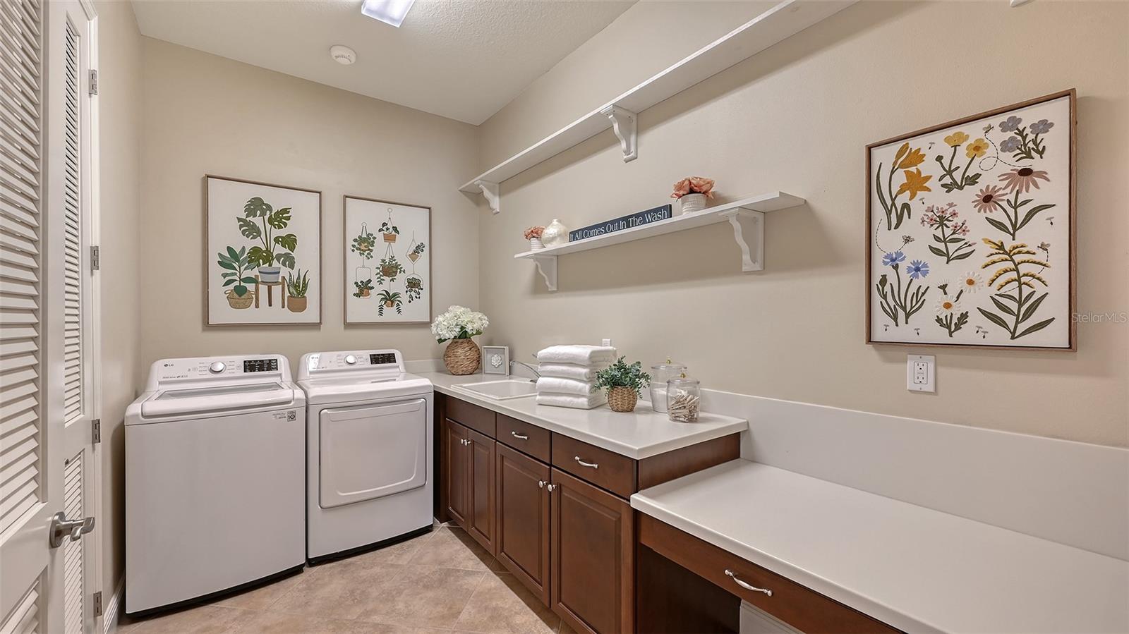 Image 36 of 73 For 14718 Secret Harbor Place