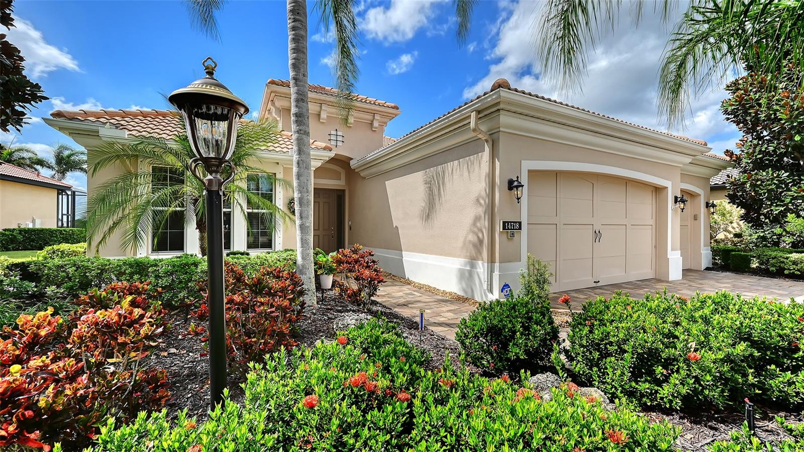 Image 6 of 73 For 14718 Secret Harbor Place