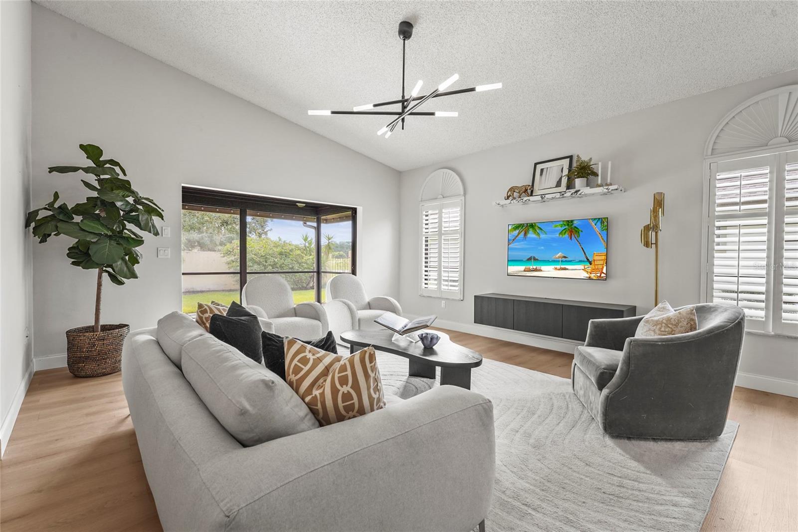 Image 9 of 51 For 7845 Pine Trace Drive