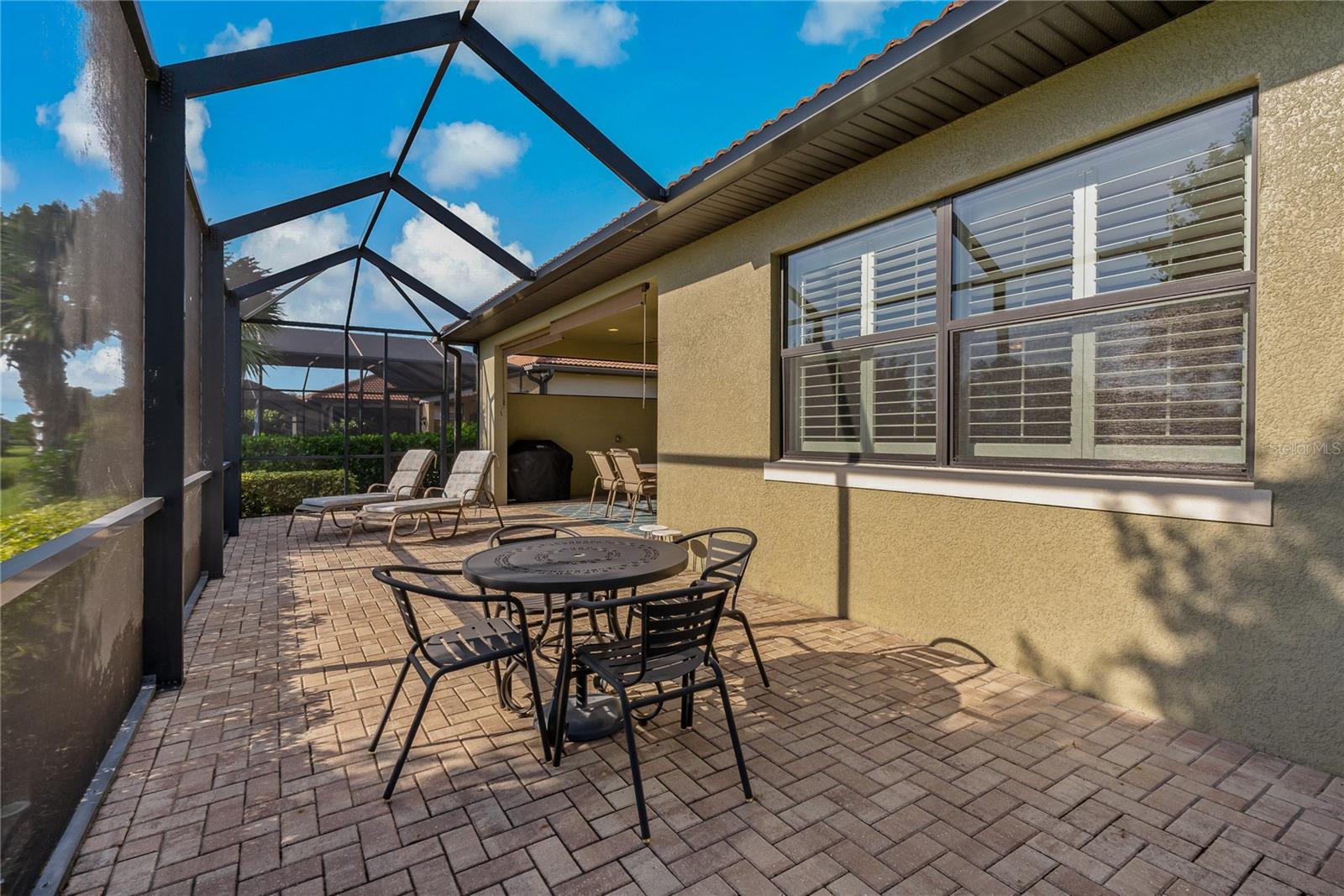 Image 41 of 75 For 10419 Medjool Drive
