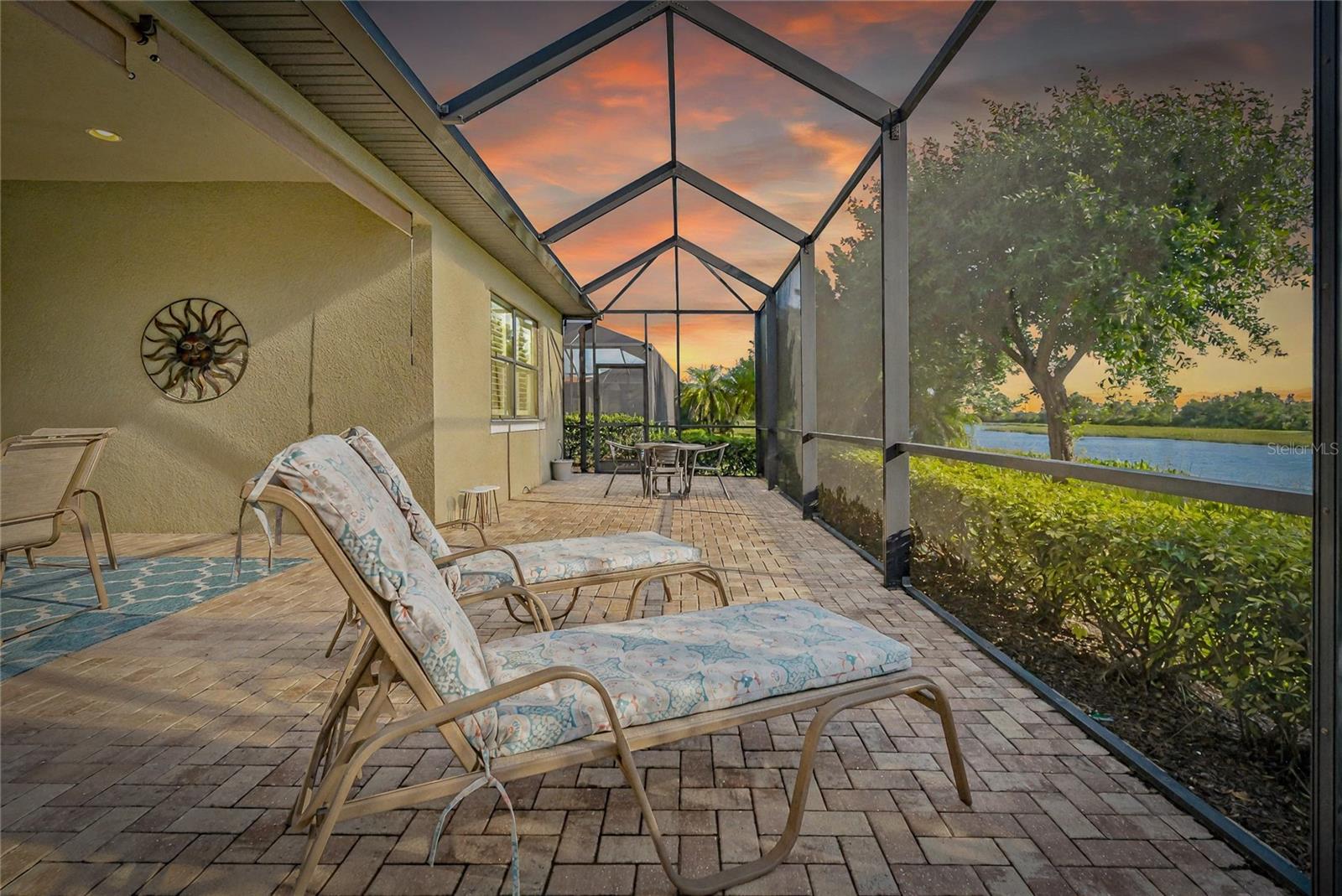 Image 7 of 75 For 10419 Medjool Drive