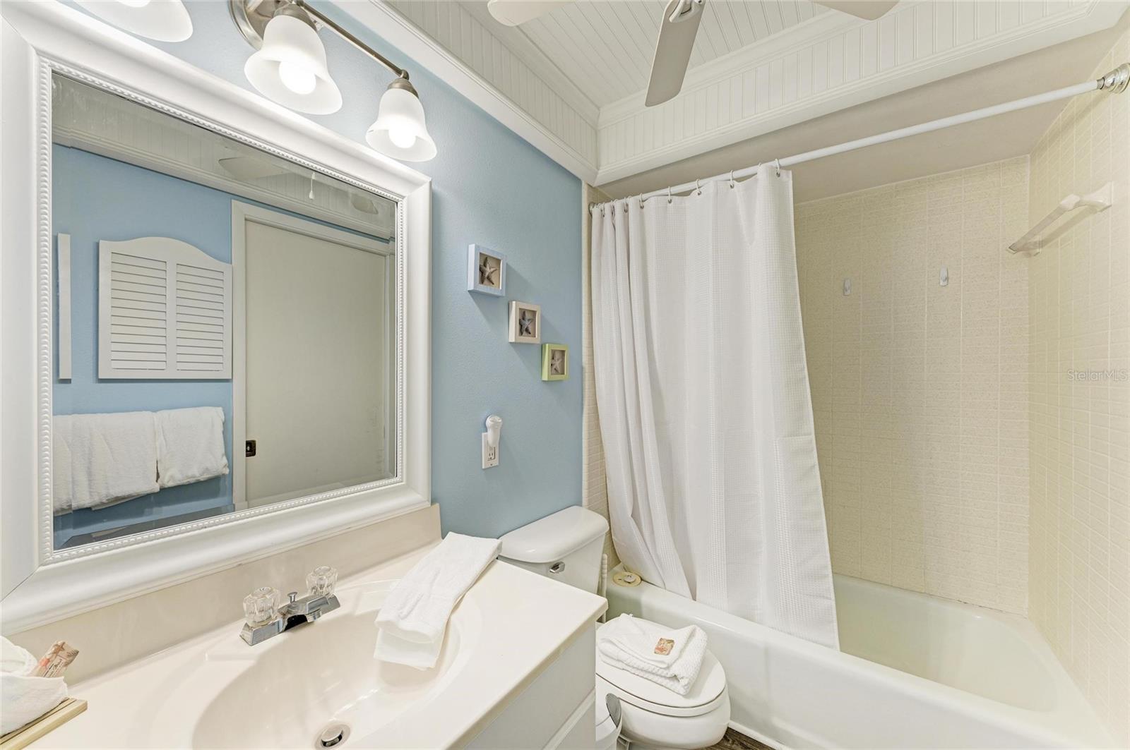 Image 23 of 39 For 600 Manatee Avenue 226
