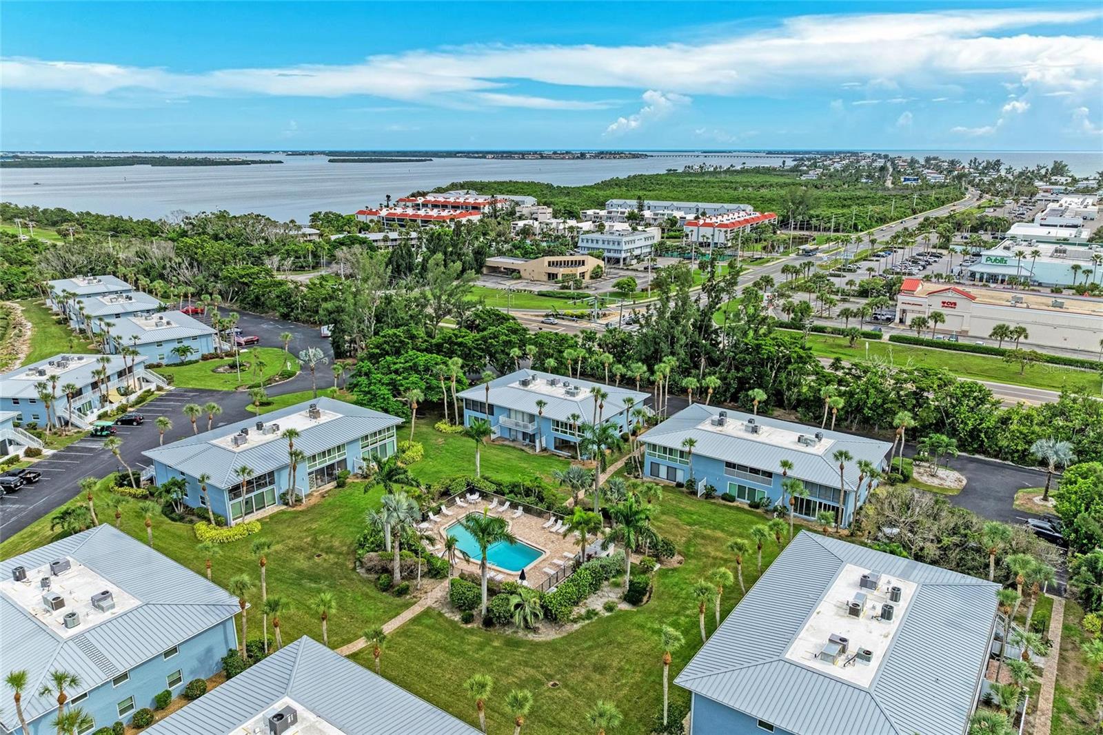 Image 32 of 39 For 600 Manatee Avenue 226