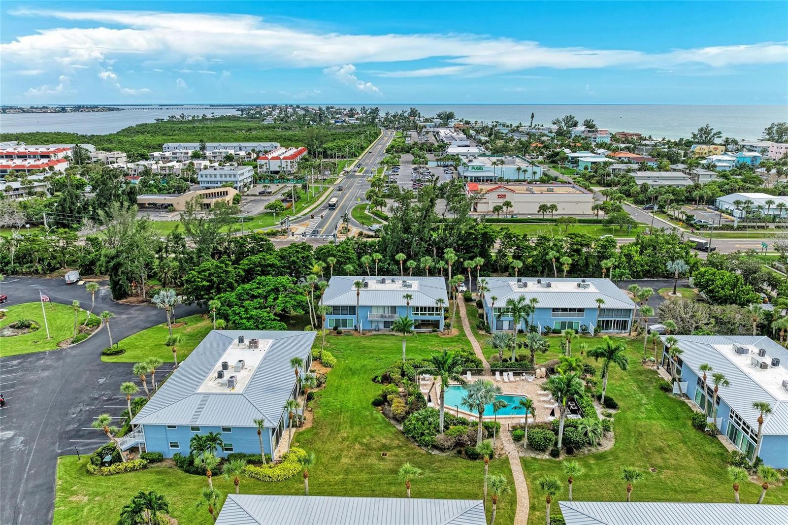 Image 33 of 39 For 600 Manatee Avenue 226