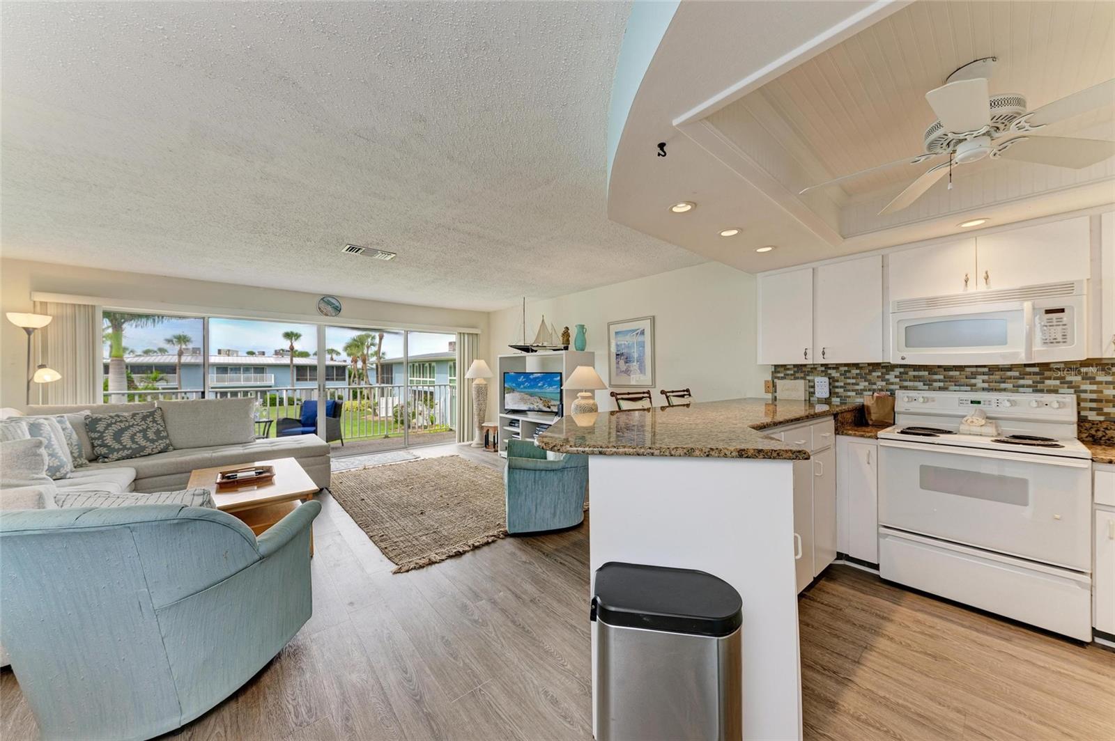 Image 8 of 39 For 600 Manatee Avenue 226