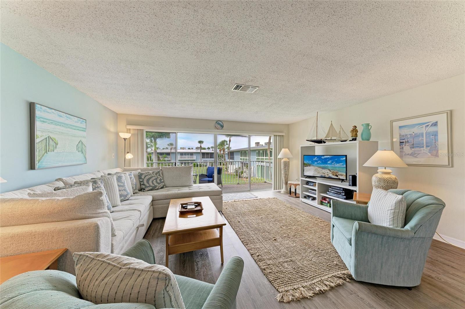 Image 9 of 39 For 600 Manatee Avenue 226