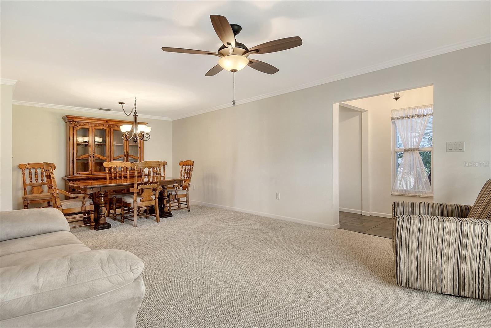 Image 4 of 38 For 5609 Evergreen Drive 28