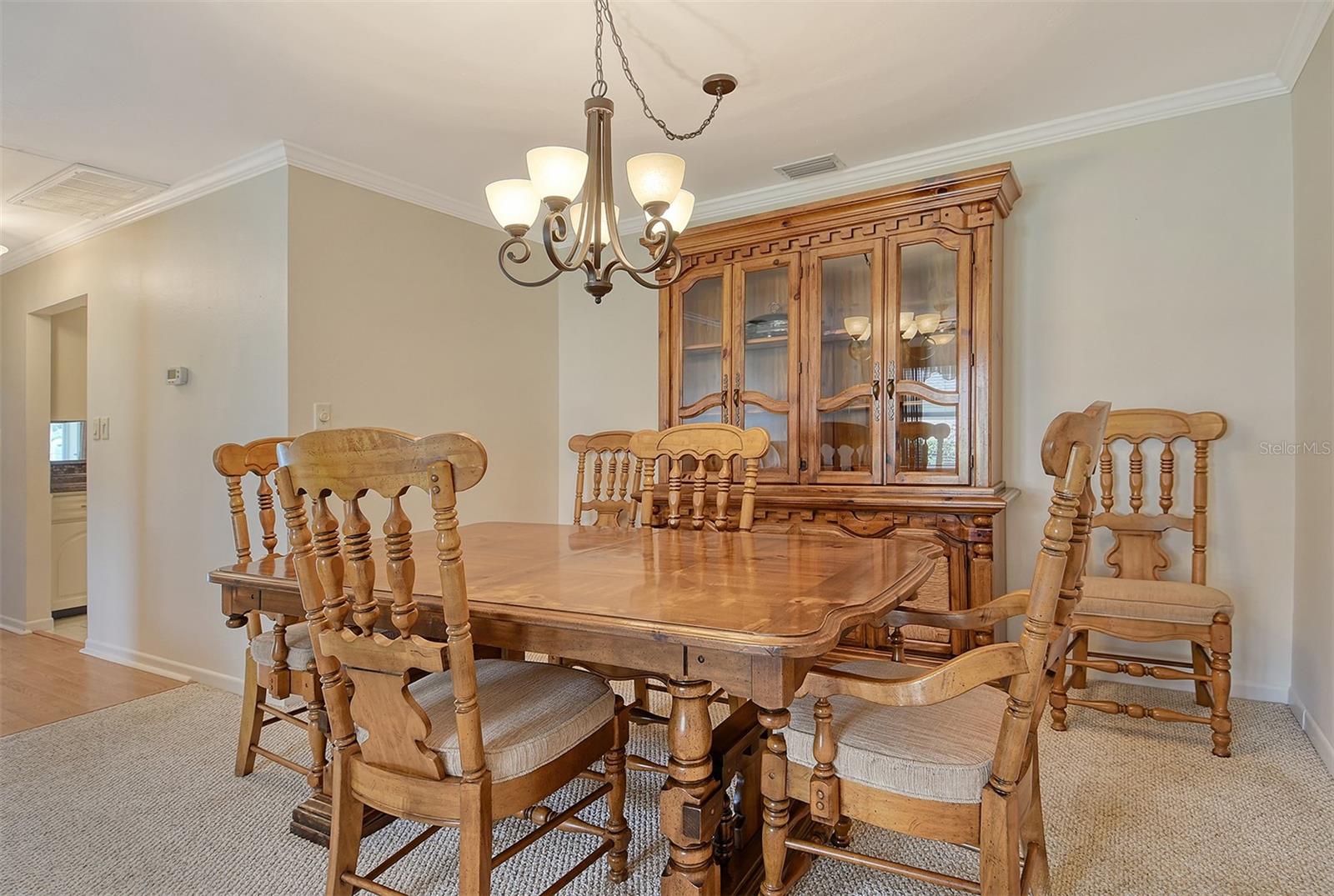 Image 5 of 38 For 5609 Evergreen Drive 28