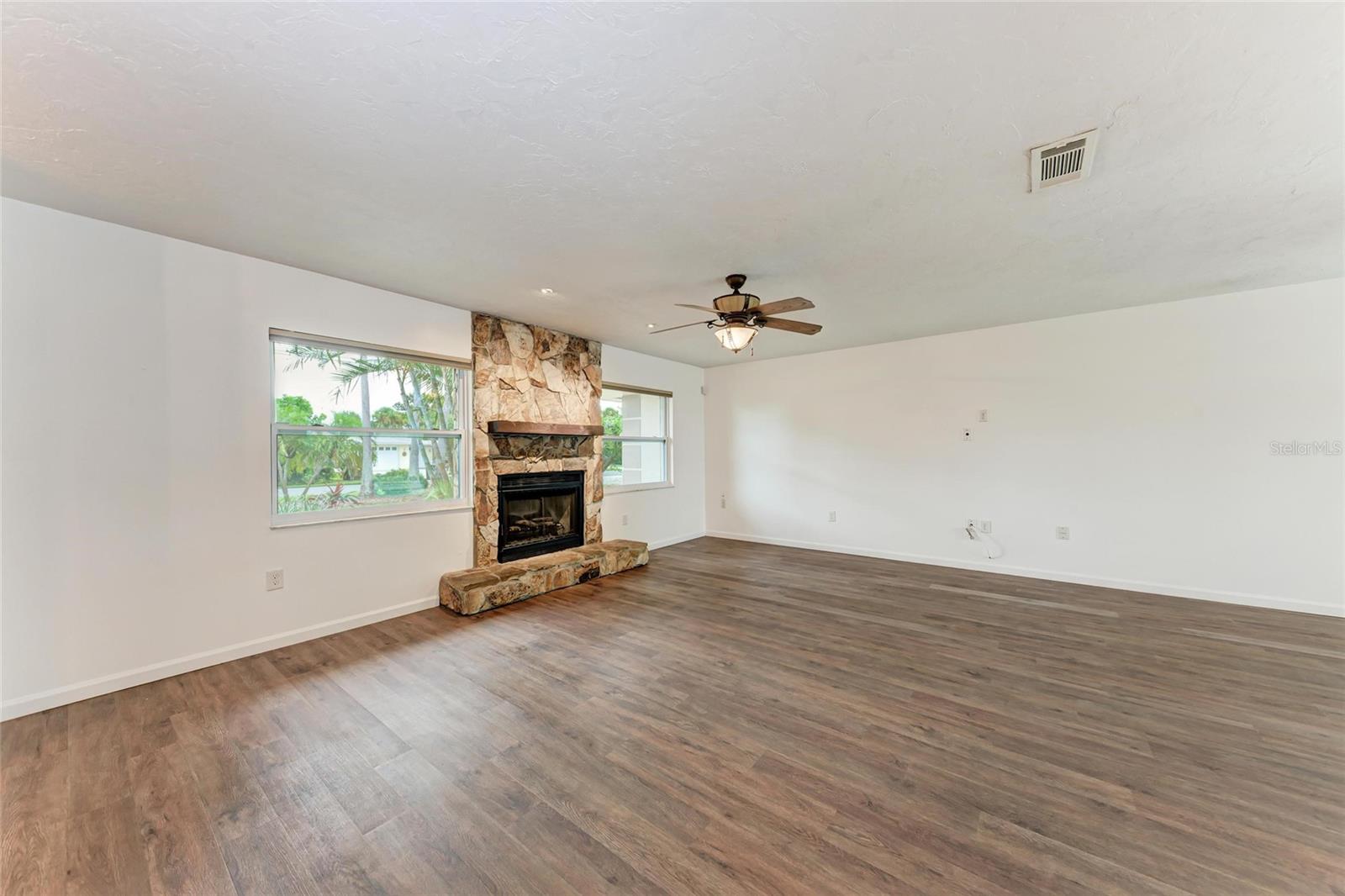 Image 7 of 44 For 451 Shore Drive